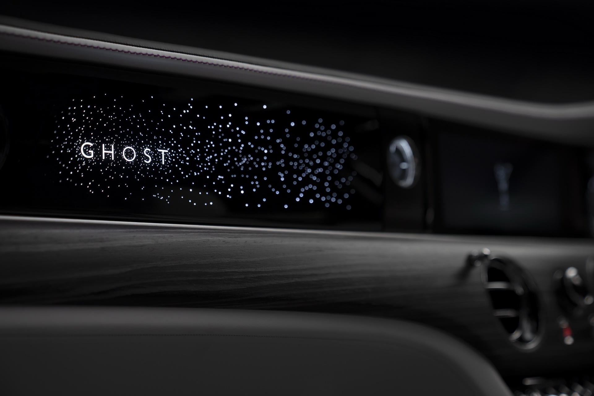 Rolls-Royce Ghost 2021 trình làng,  giá từ 332.500 USD ảnh 11 Rolls-Royce Ghost 2021 trinh lang,  gia tu 332.500 USD anh 11