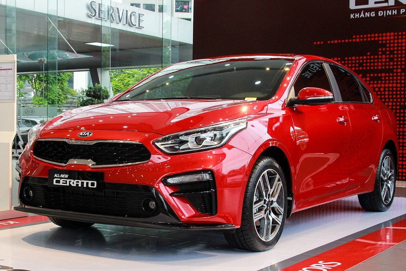 Vuot Mazda3, Kia Cerato la sedan hang C ban chay nhat thang 8 hinh anh