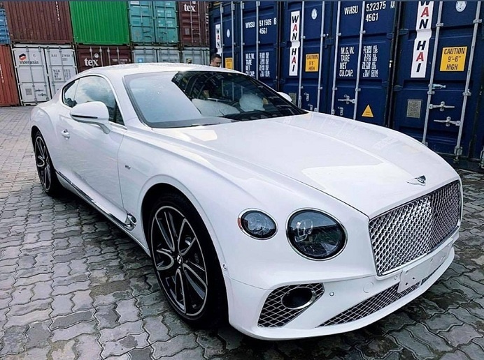 Nhiều xe triệu USD được đưa về Việt Nam trong tháng 9 ảnh 3 Nhieu xe trieu USD duoc dua ve Viet Nam trong thang 9 anh 3
