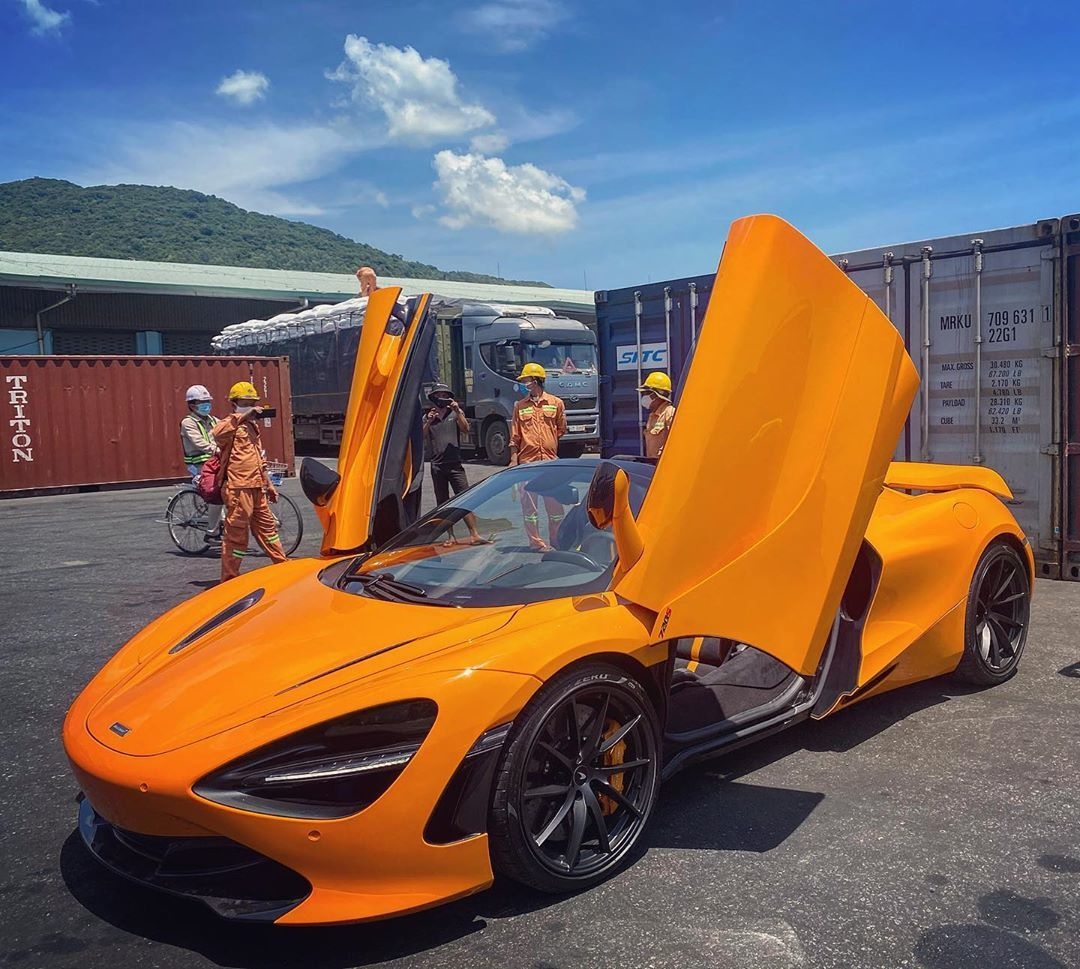 Nhiều xe triệu USD được đưa về Việt Nam trong tháng 9 ảnh 7 Nhieu xe trieu USD duoc dua ve Viet Nam trong thang 9 anh 7