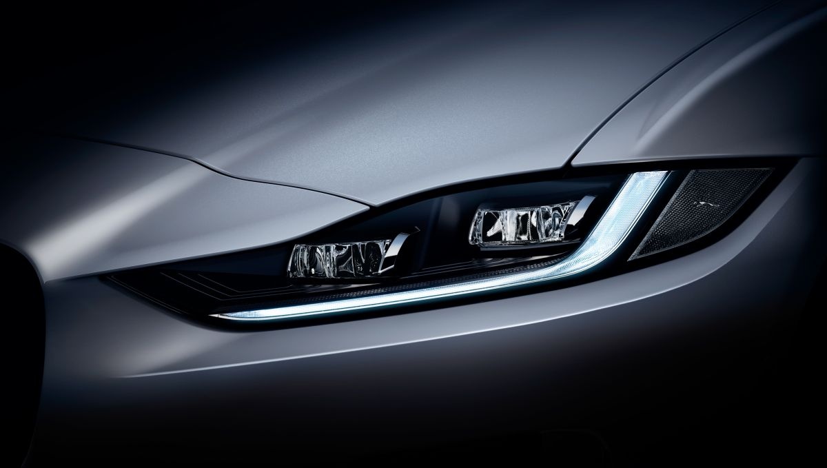 Jaguar XE 2021 được ra mắt ảnh 11 Jaguar XE 2021 duoc ra mat anh 11
