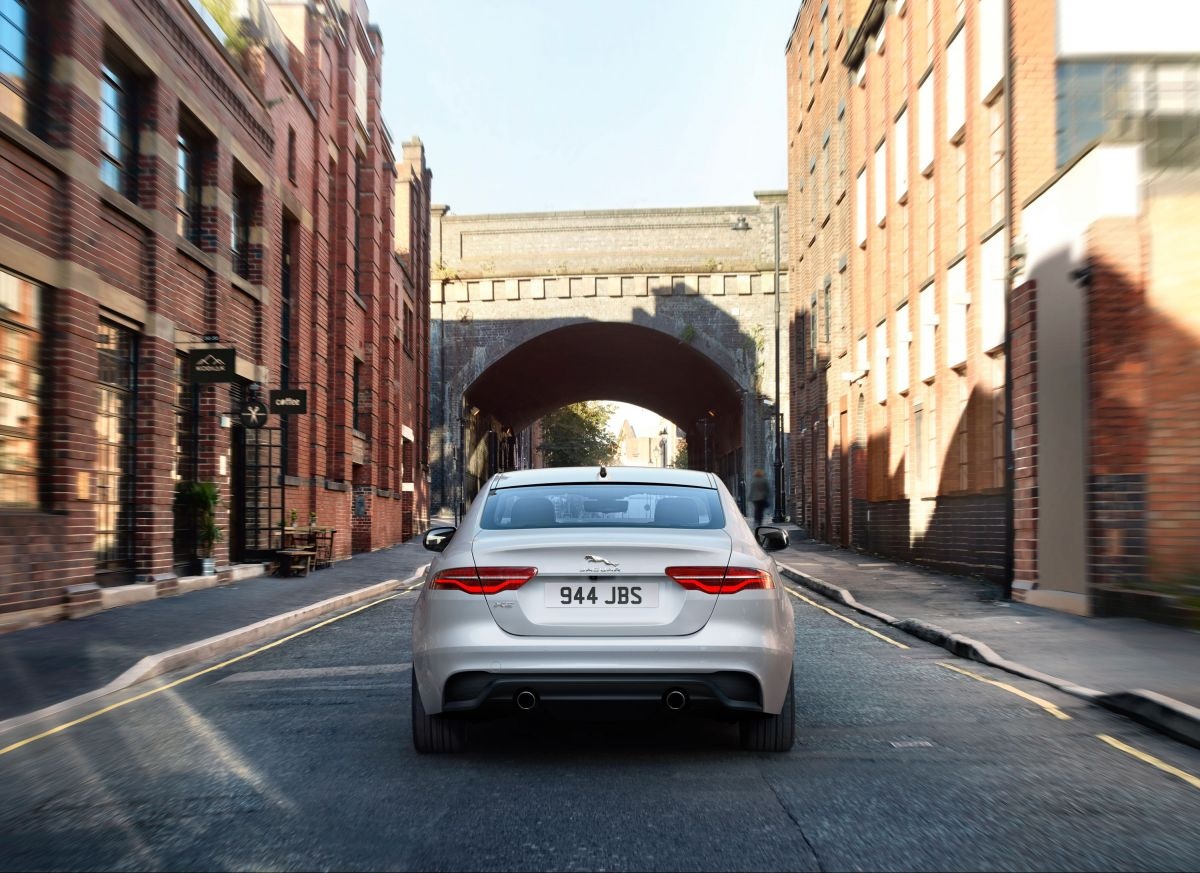 Jaguar XE 2021 được ra mắt ảnh 5 Jaguar XE 2021 duoc ra mat anh 5