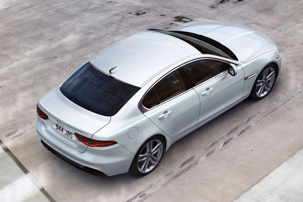 Jaguar XE 2021 được ra mắt ảnh 8 Jaguar XE 2021 duoc ra mat anh 8