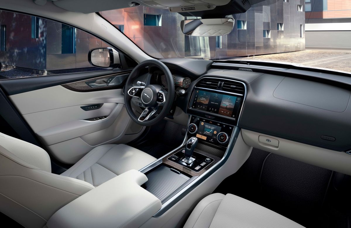 Jaguar XE 2021 được ra mắt ảnh 12 Jaguar XE 2021 duoc ra mat anh 12