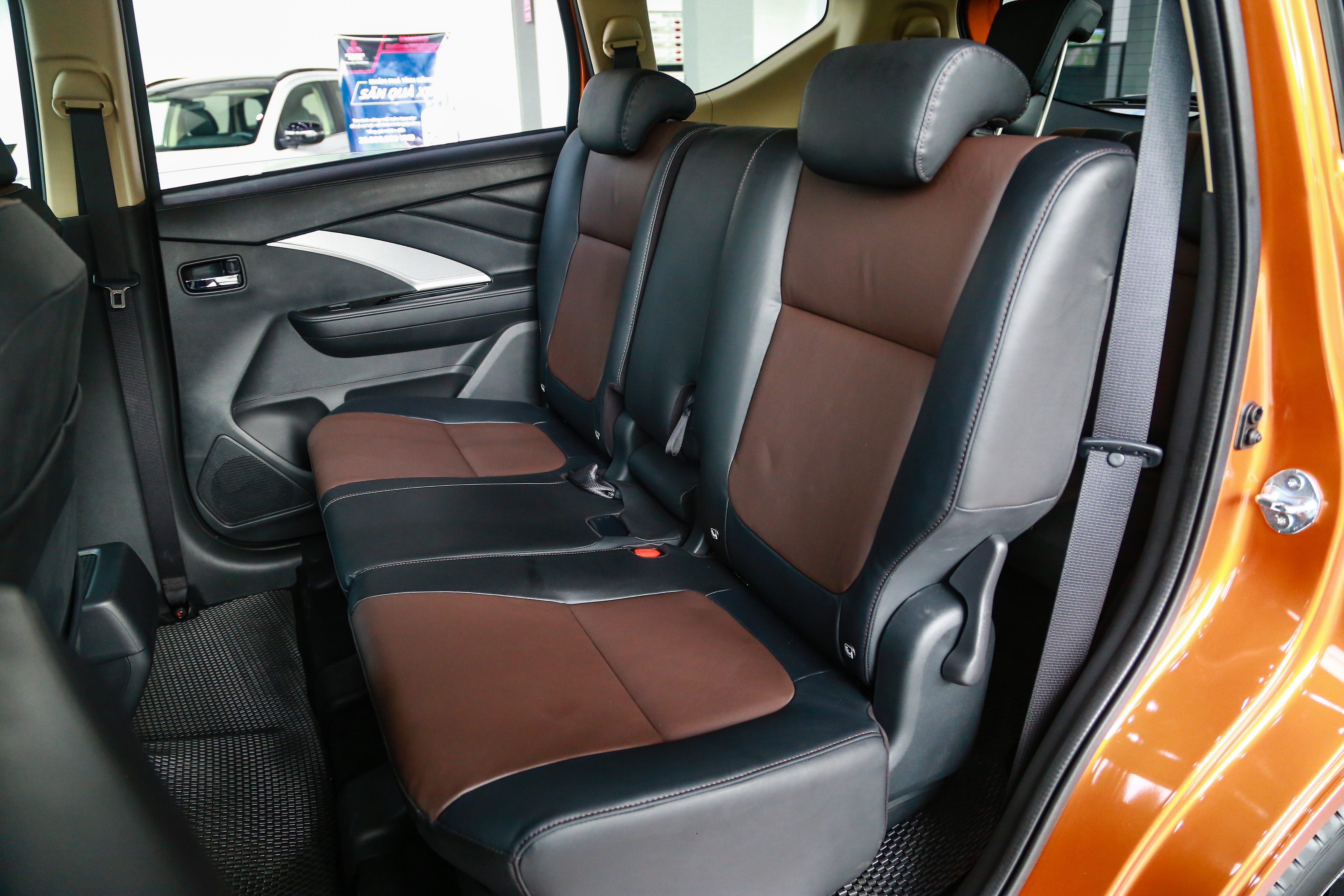 SUV 7 cho gia lan banh duoi 800 trieu dong anh 5