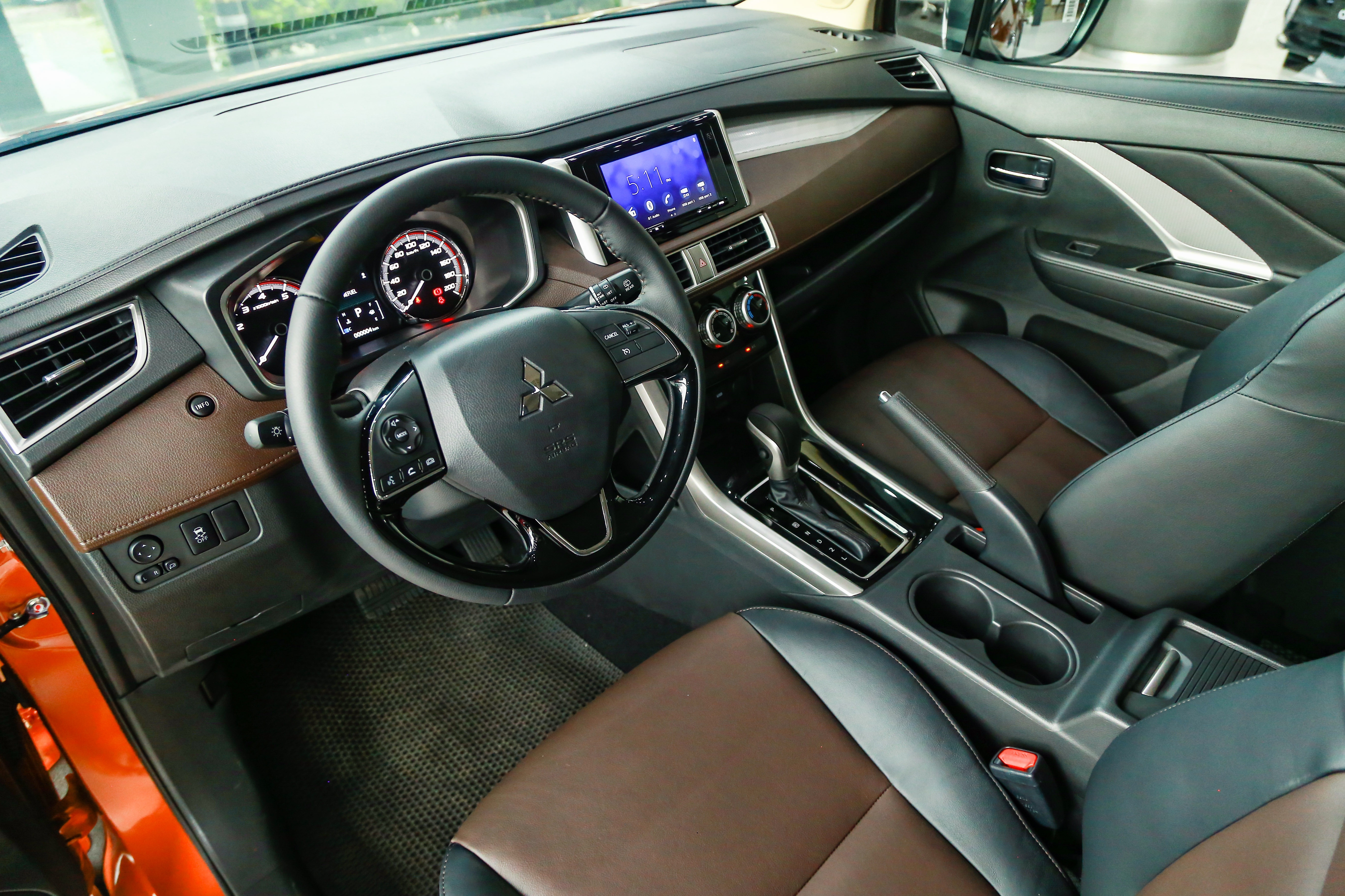 SUV 7 cho gia lan banh duoi 800 trieu dong anh 4