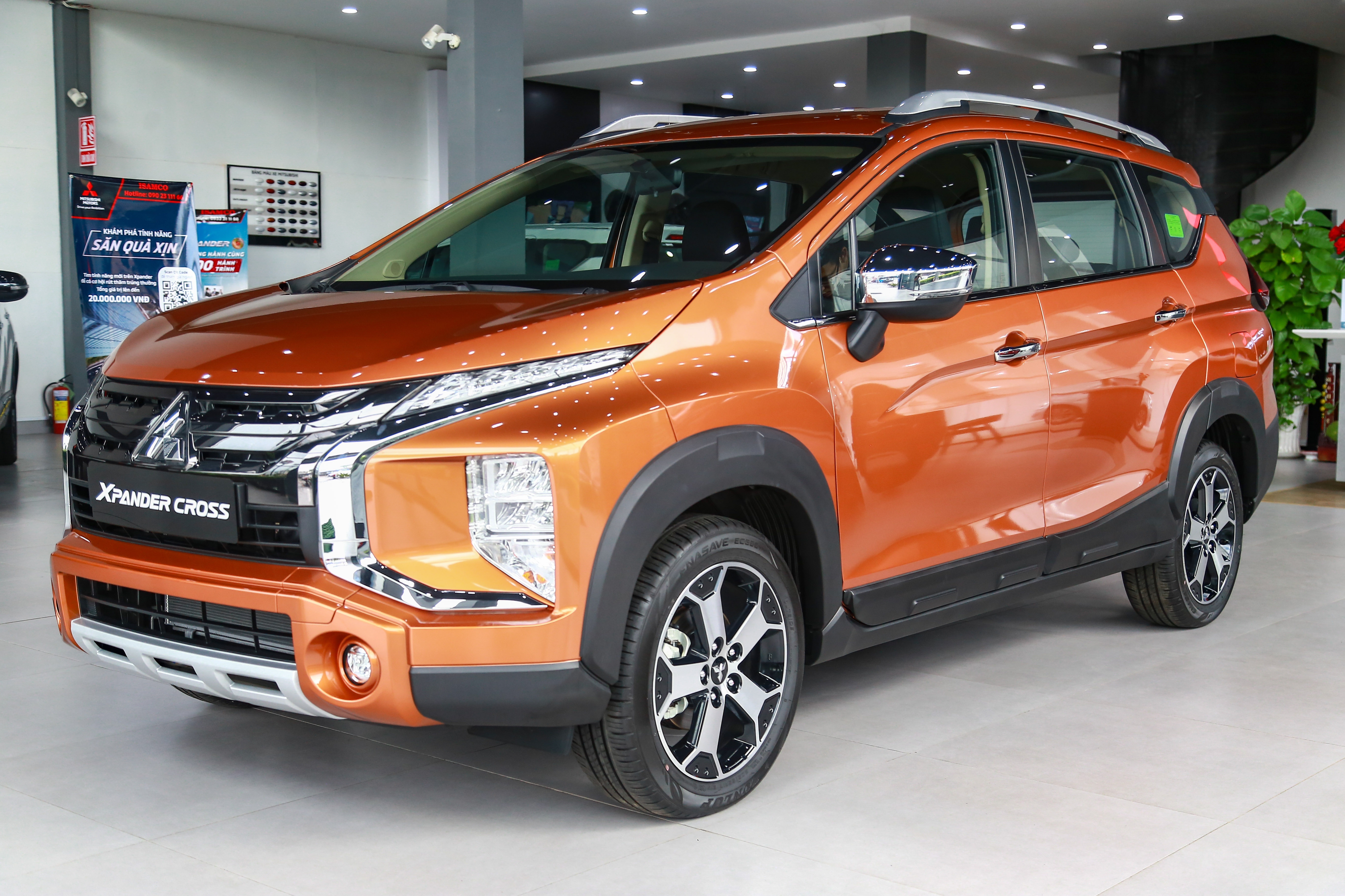 SUV 7 cho gia lan banh duoi 800 trieu dong anh 2