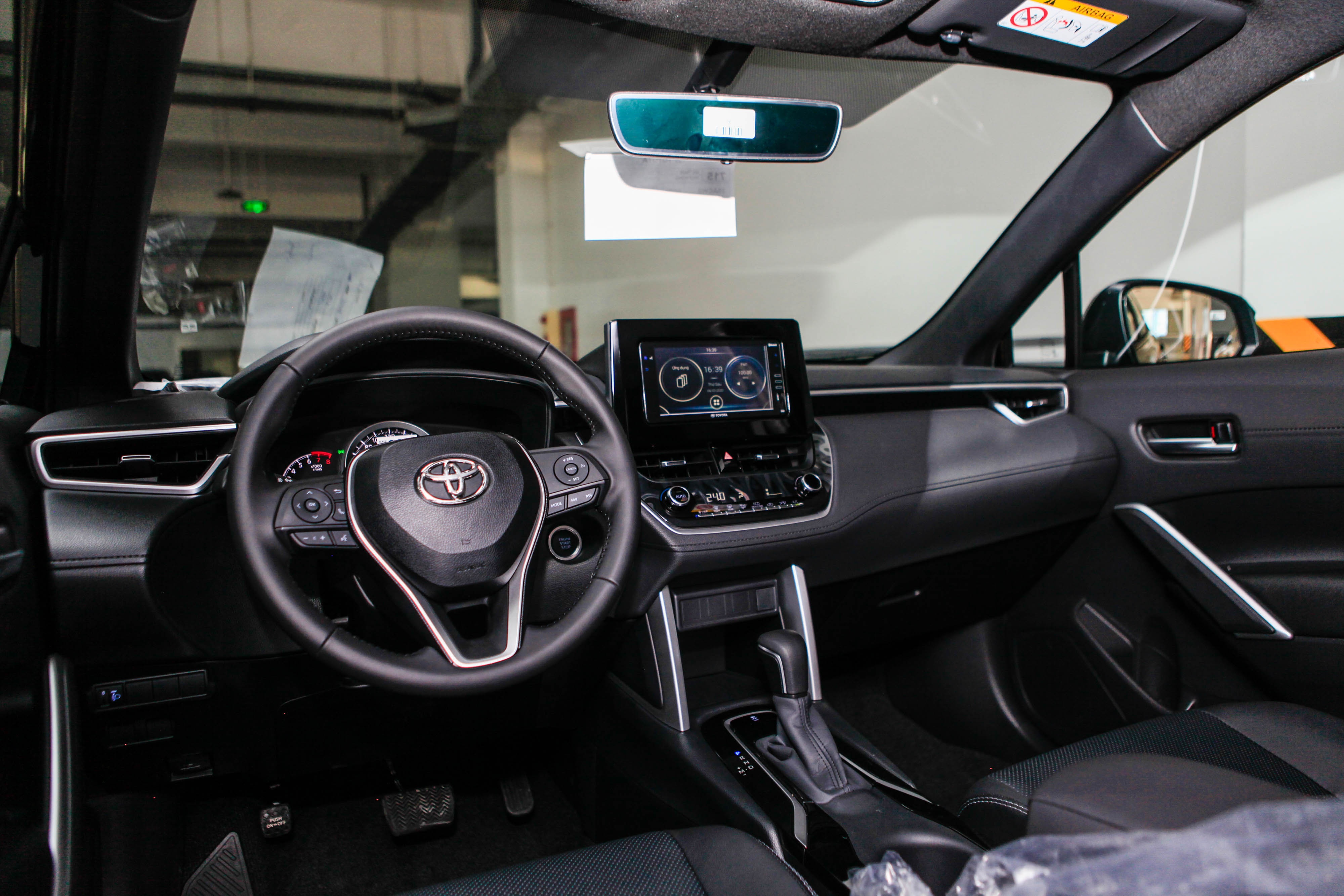 Chọn Kia Seltos bản đủ hay Toyota Corolla Cross tiêu chuẩn ảnh 12 Chon Kia Seltos ban du hay Toyota Corolla Cross tieu chuan anh 12