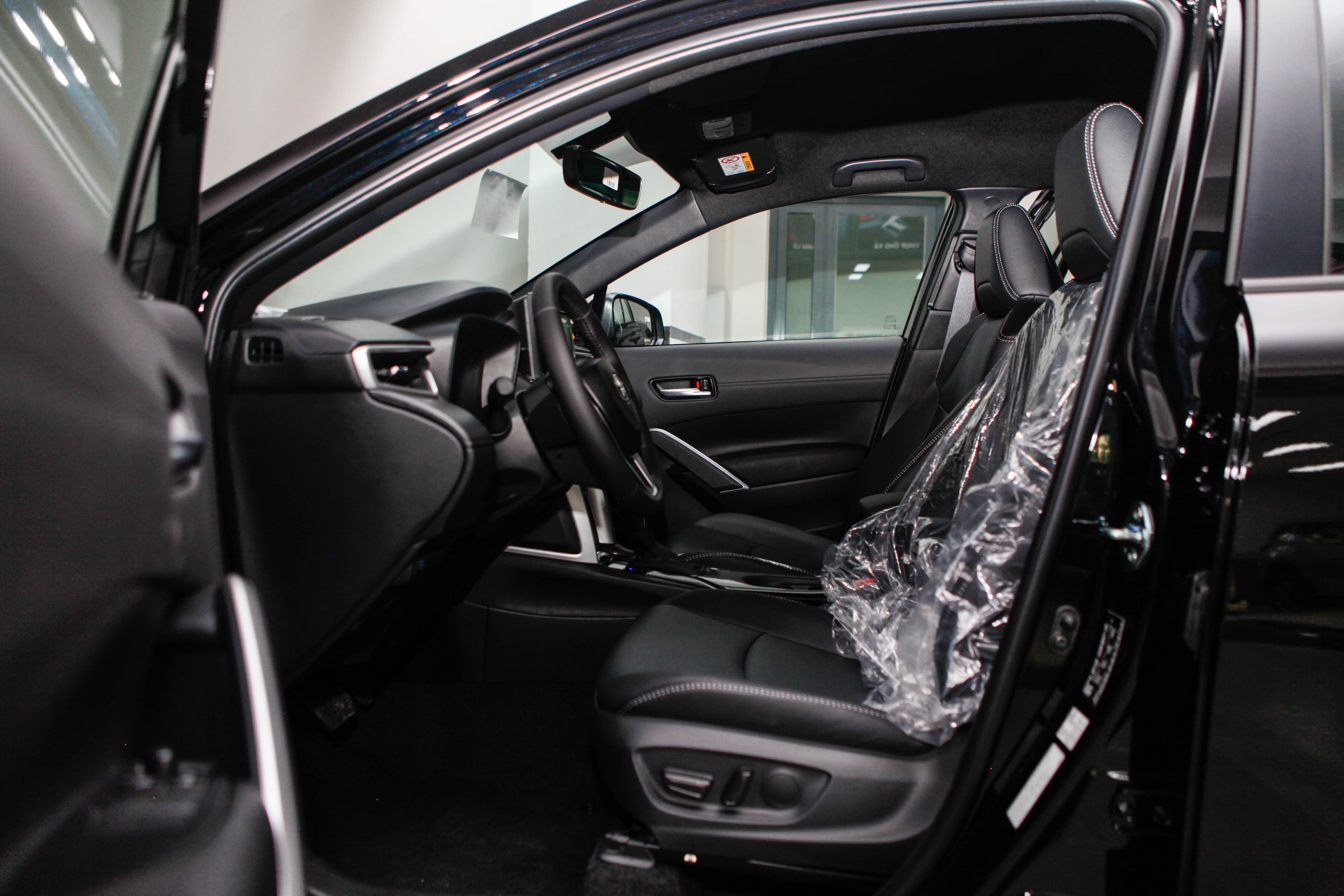 Chọn Kia Seltos bản đủ hay Toyota Corolla Cross tiêu chuẩn ảnh 14 Chon Kia Seltos ban du hay Toyota Corolla Cross tieu chuan anh 14