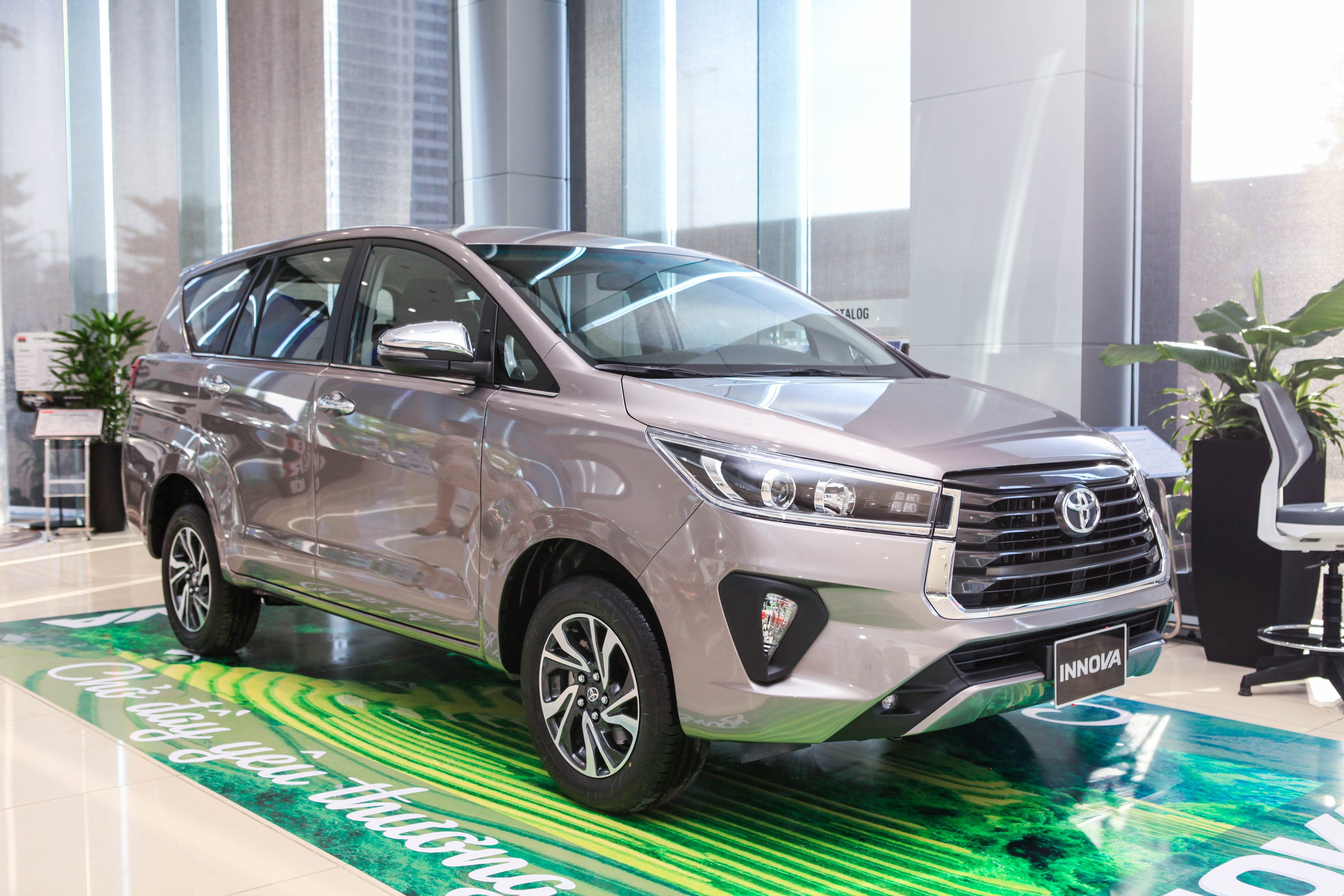 Toyota Innova bị Mitsubishi Xpander bỏ xa về doanh số ảnh 3 Toyota Innova bi Mitsubishi Xpander bo xa ve doanh so anh 3
