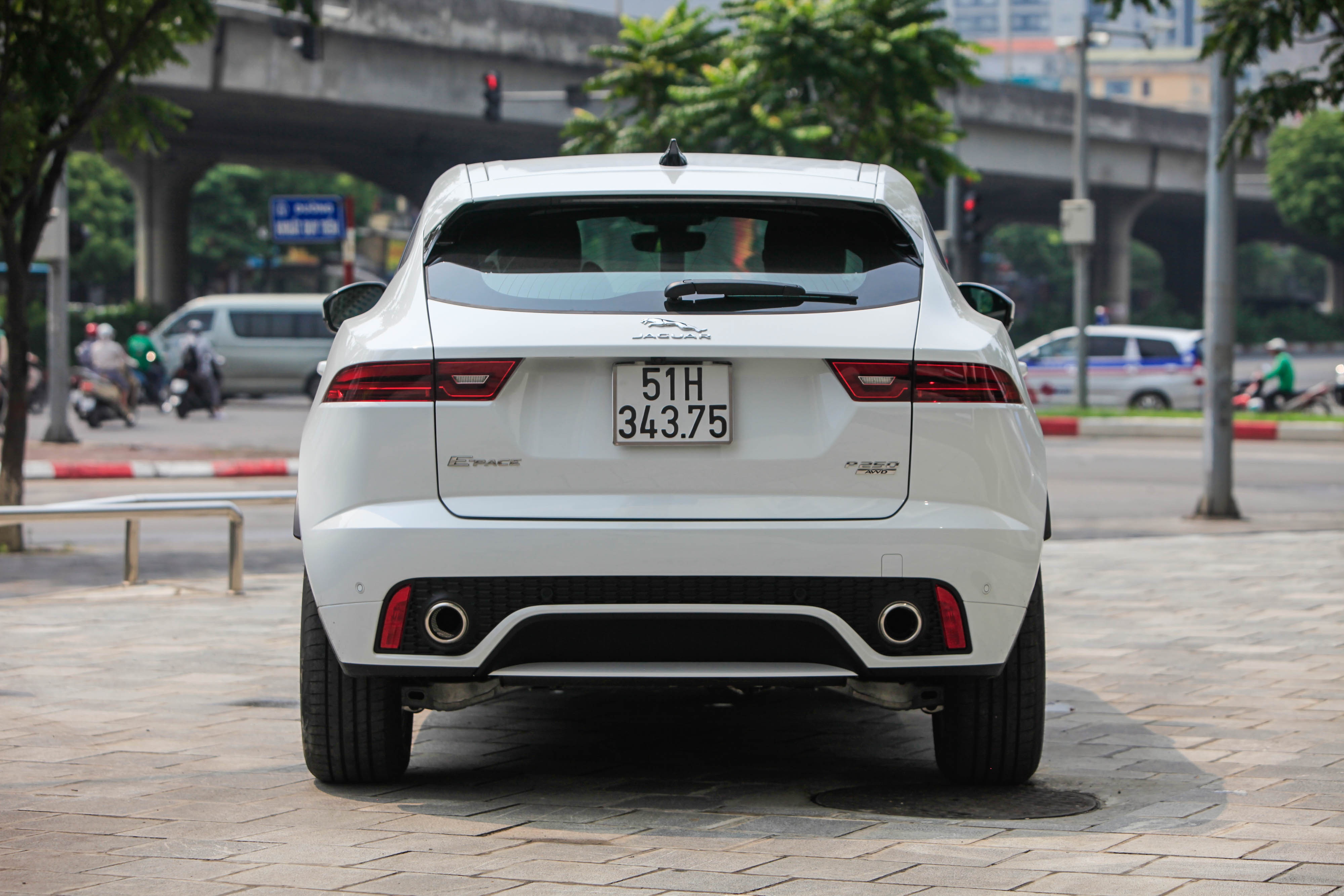 So sanh Range Rover Evoque va Jaguar E-Pace anh 9