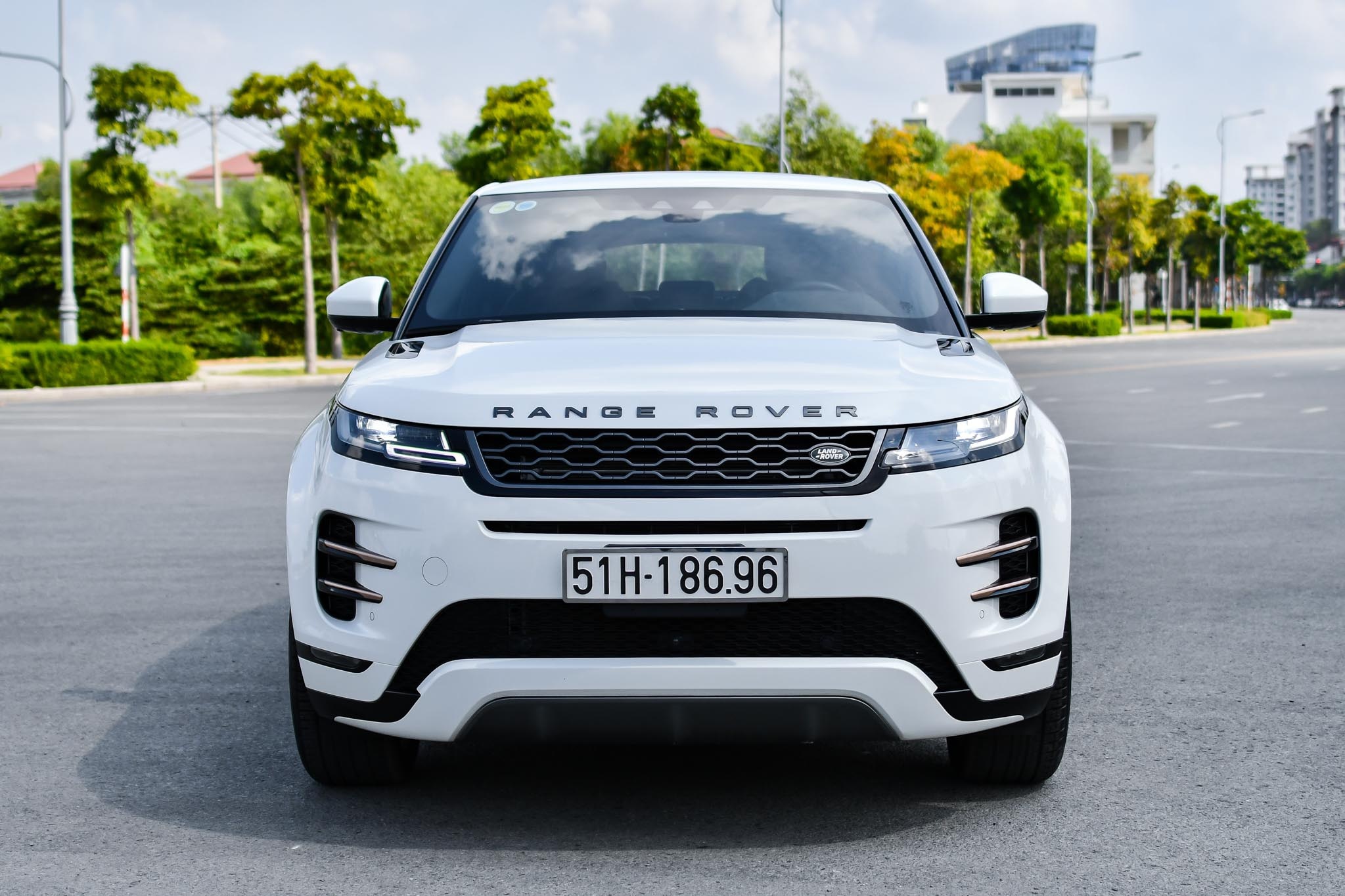 So sanh Range Rover Evoque va Jaguar E-Pace anh 4