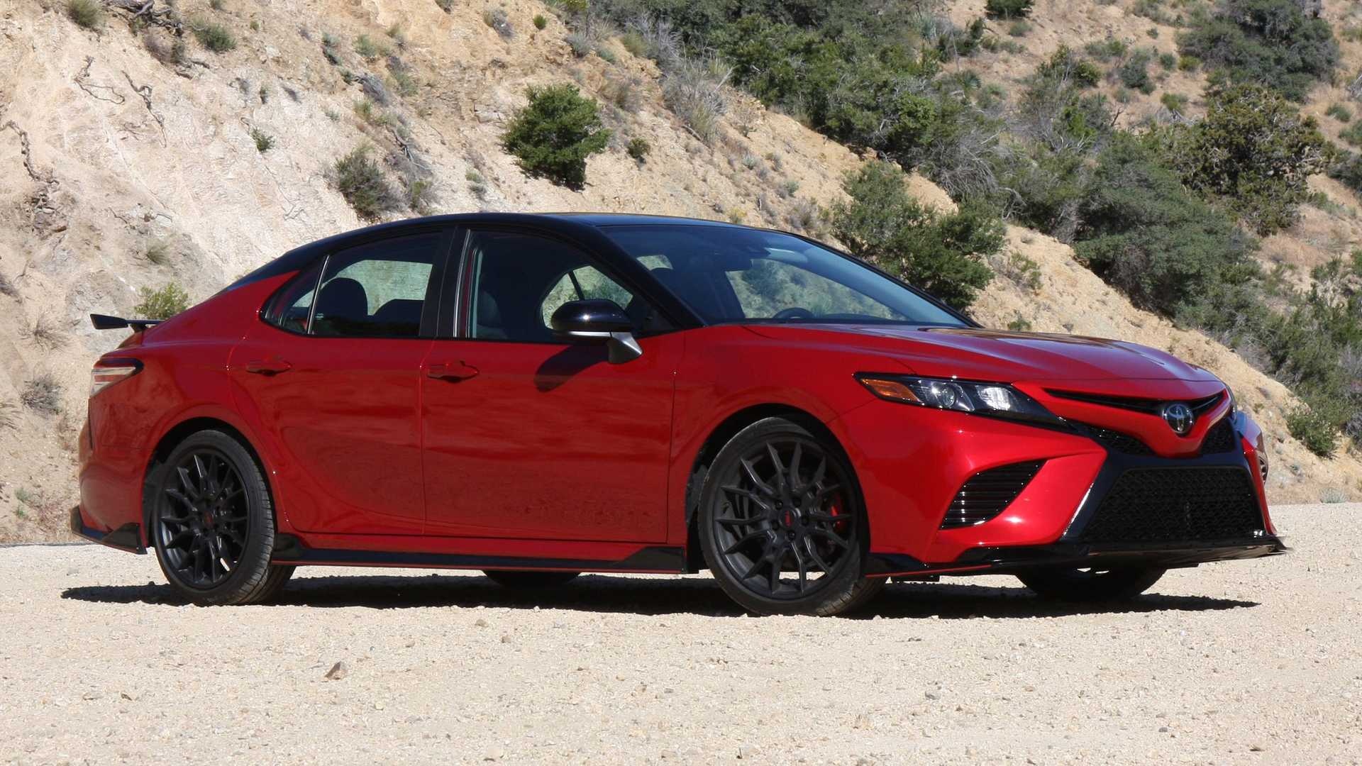 danh gia Toyota Camry TRD 2020 anh 2