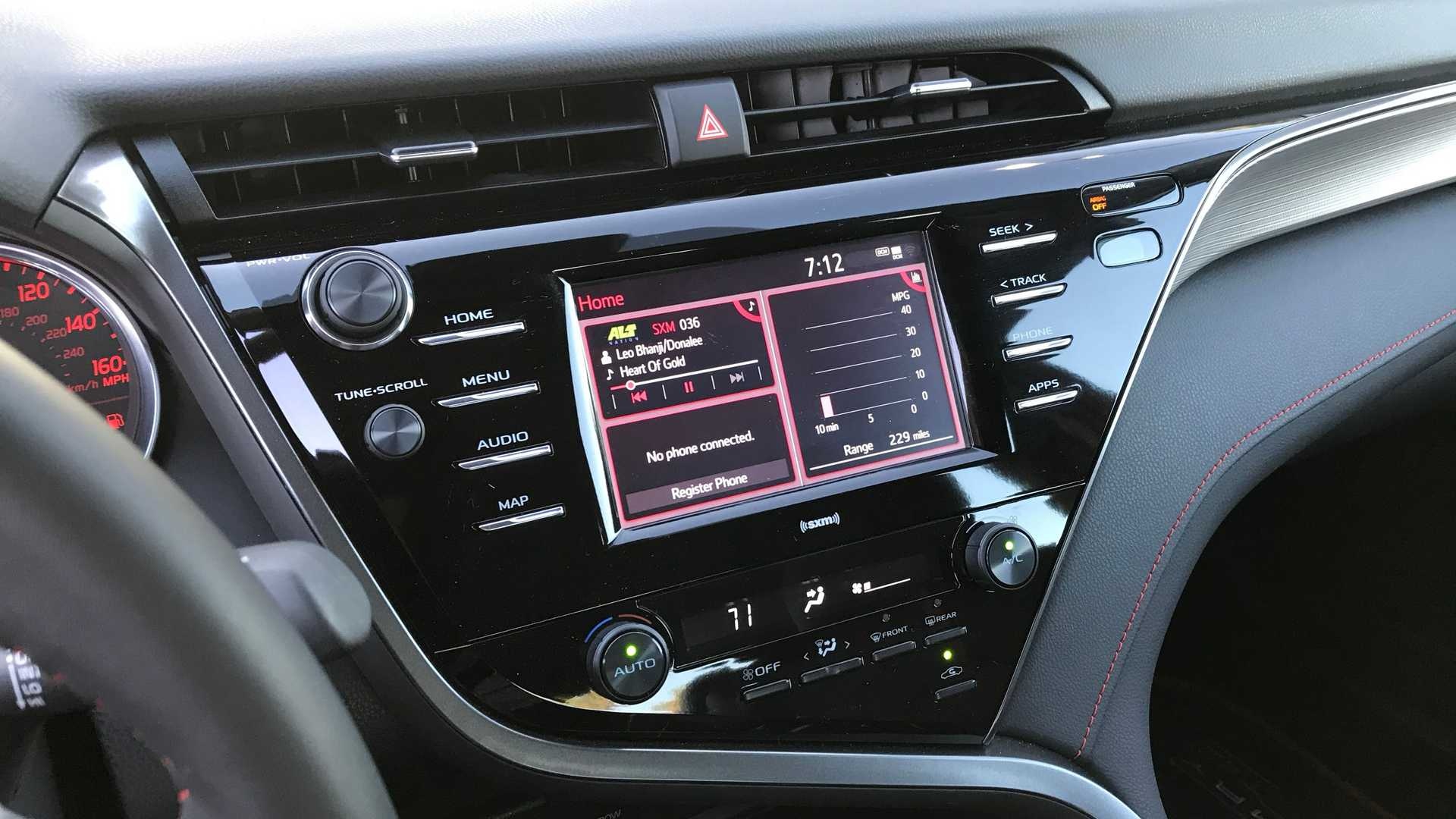 đánh giá Toyota Camry TRD 2020 ảnh 12 danh gia Toyota Camry TRD 2020 anh 12