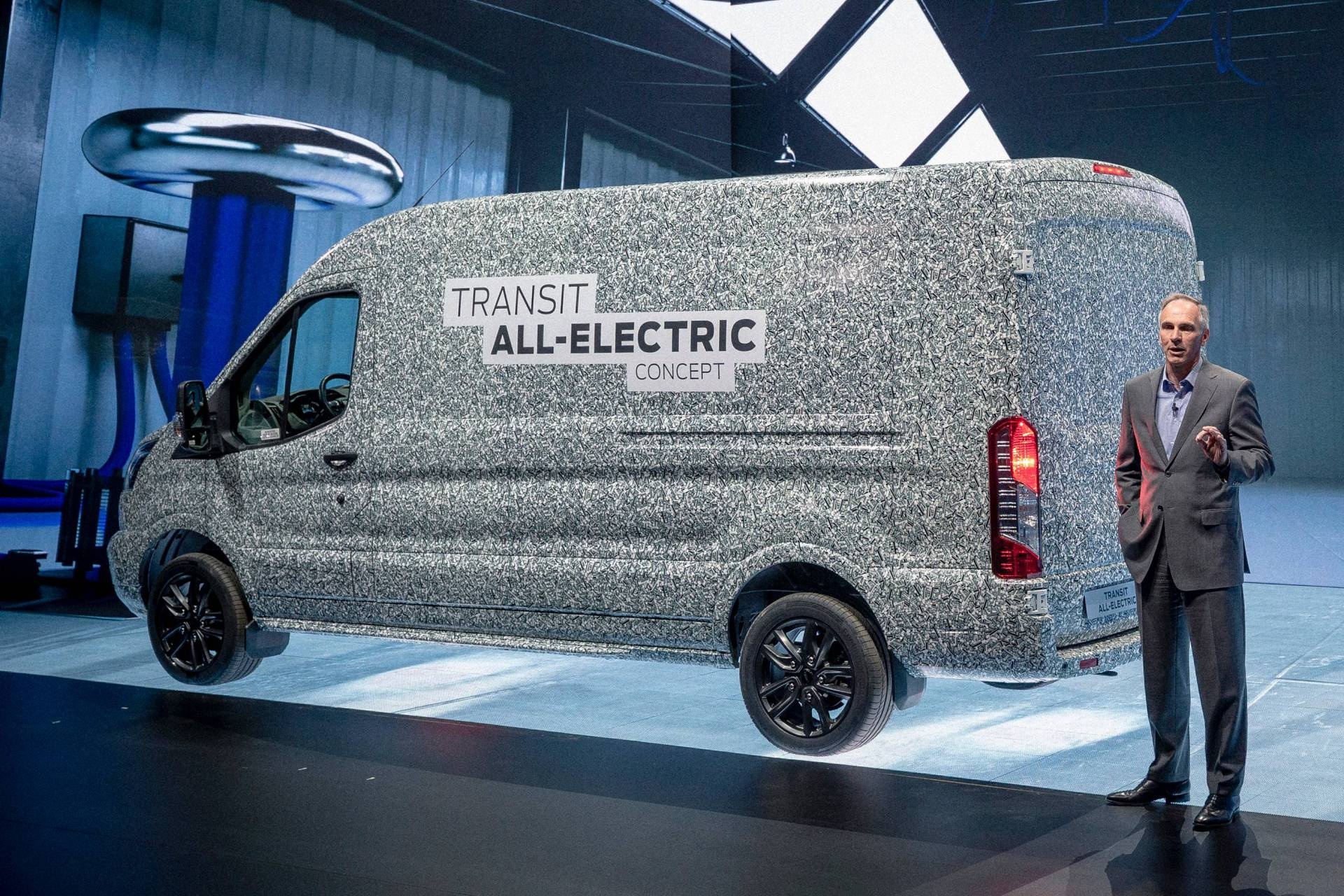 Ford Transit sắp có phiên bản chạy điện hoàn toàn ảnh 2 Ford Transit sap co phien ban chay dien hoan toan anh 2