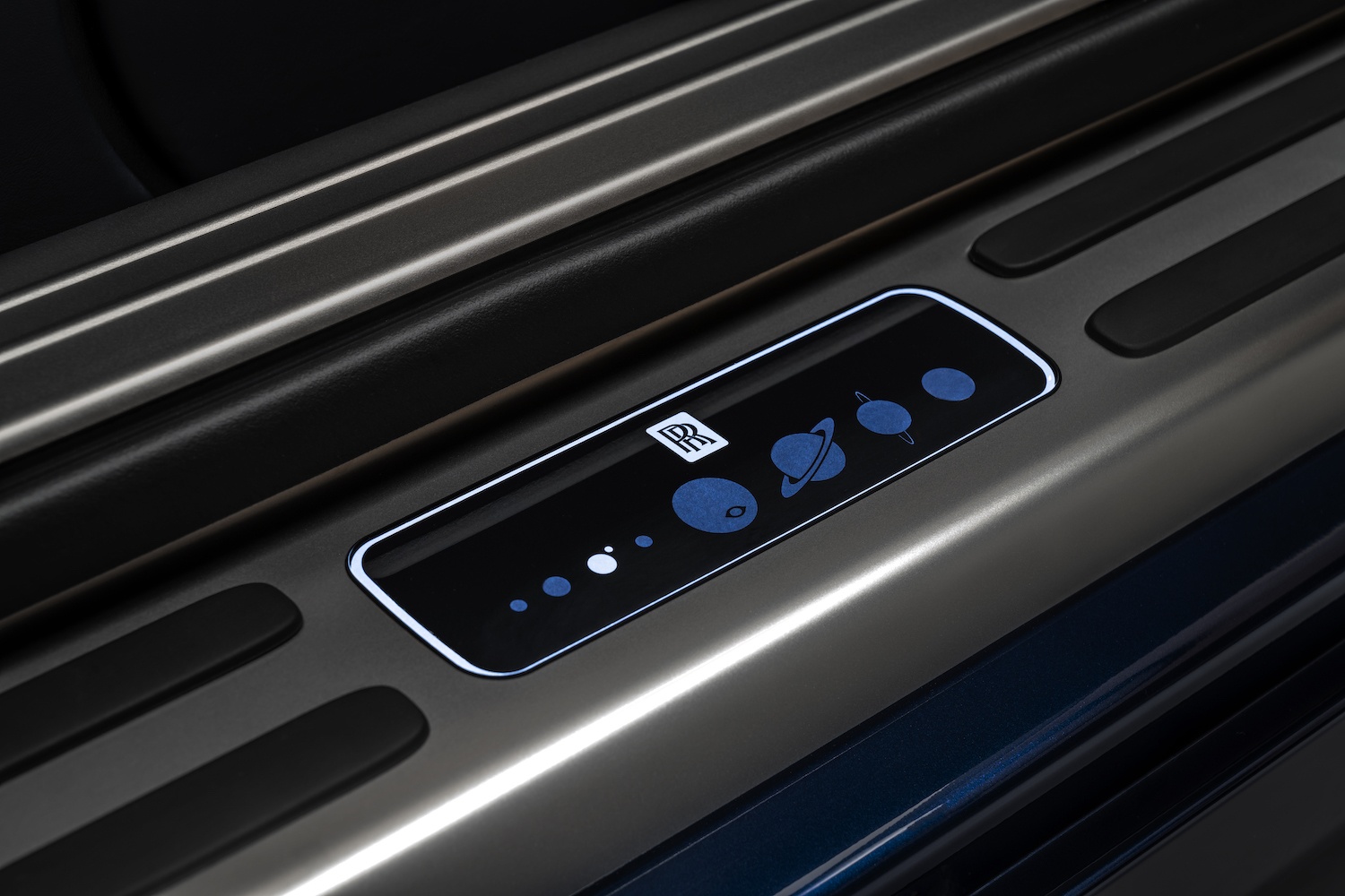 Rolls-Royce Wraith phiên bản Trái Đất được ra mắt ảnh 7 Rolls-Royce Wraith phien ban Trai Dat duoc ra mat anh 7