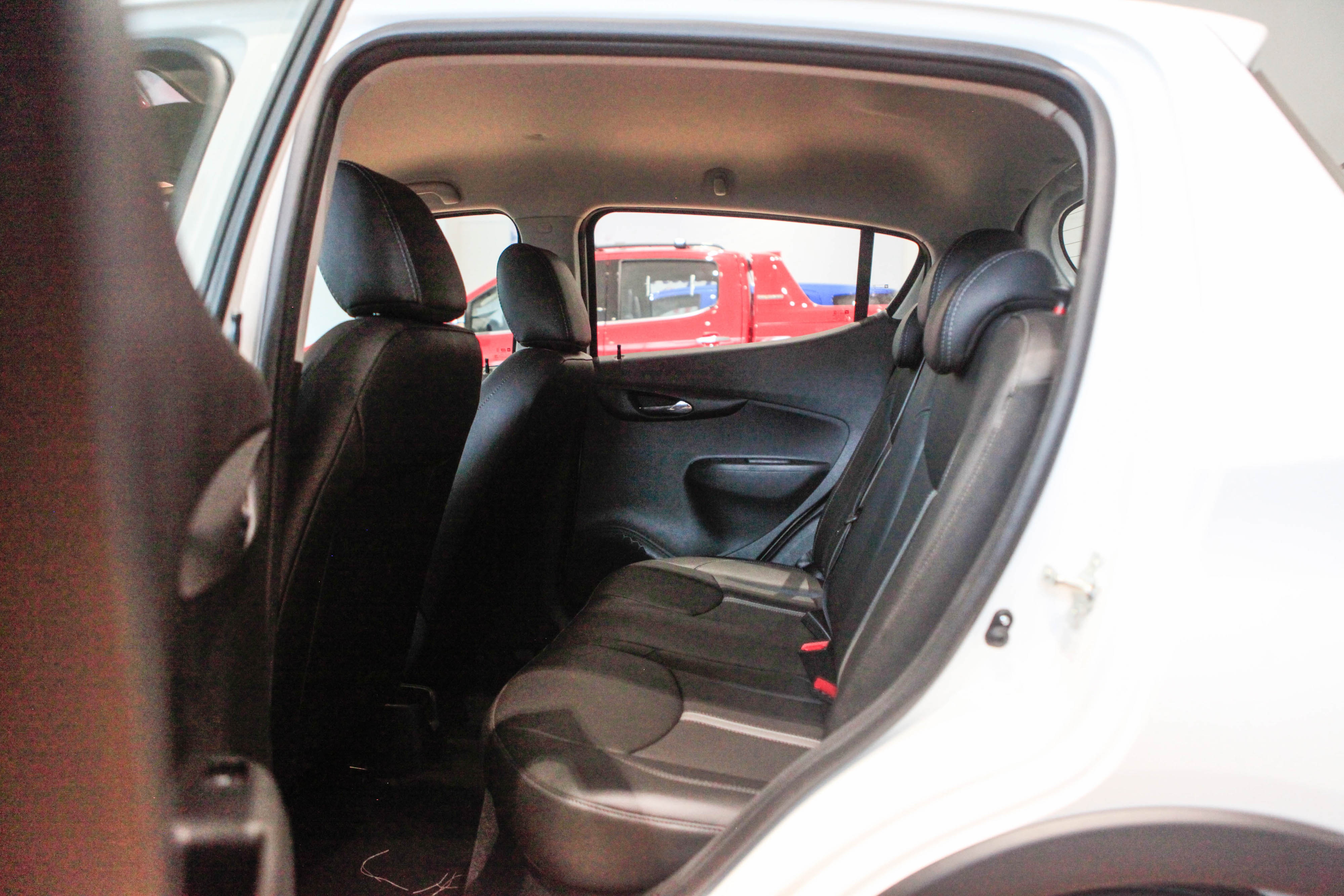 ôtô bình dân bán chạy  ảnh 4 oto binh dan ban chay anh 4