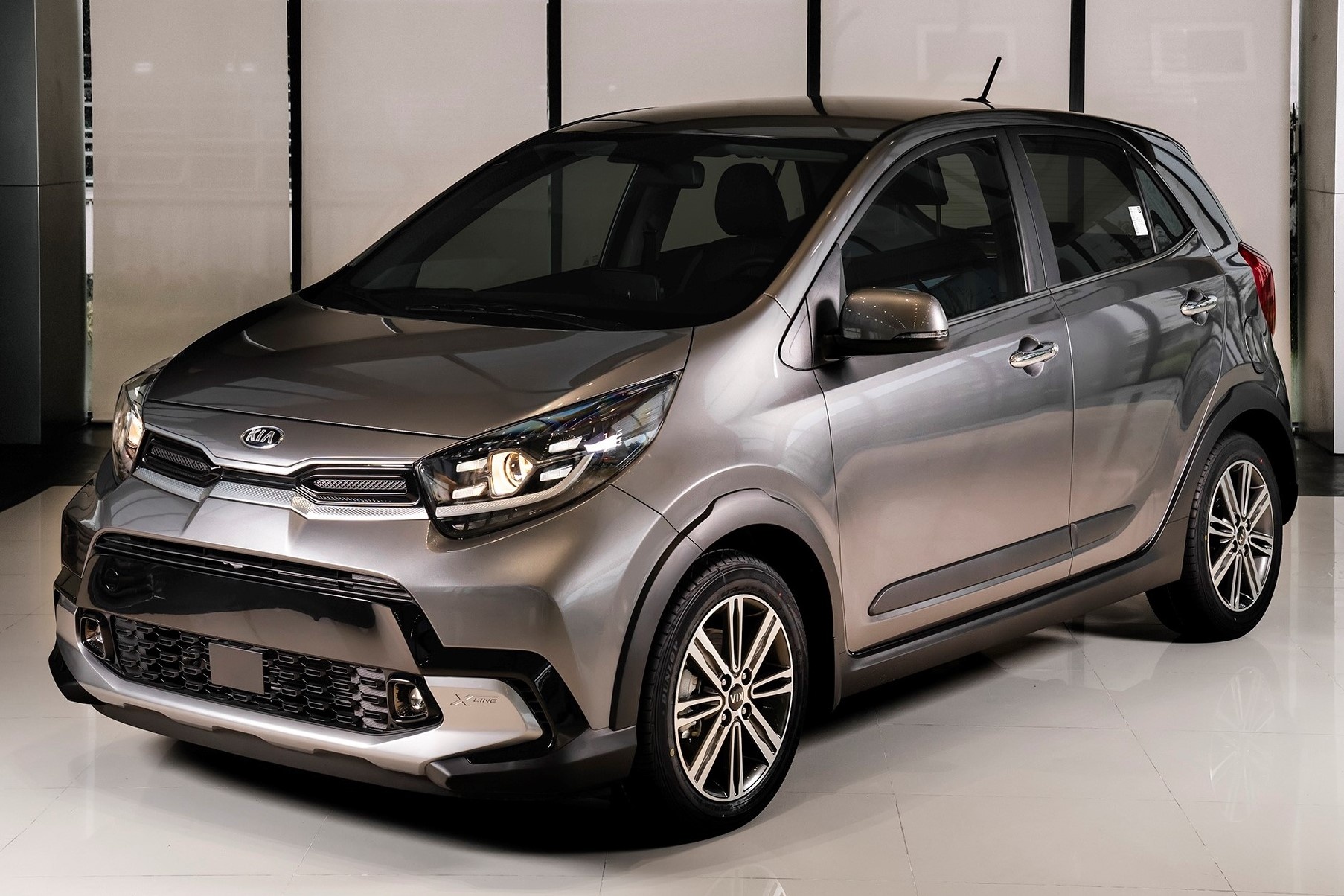 Nhieu oto gia re duoc ra mat cuoi nam 2020 hinh anh