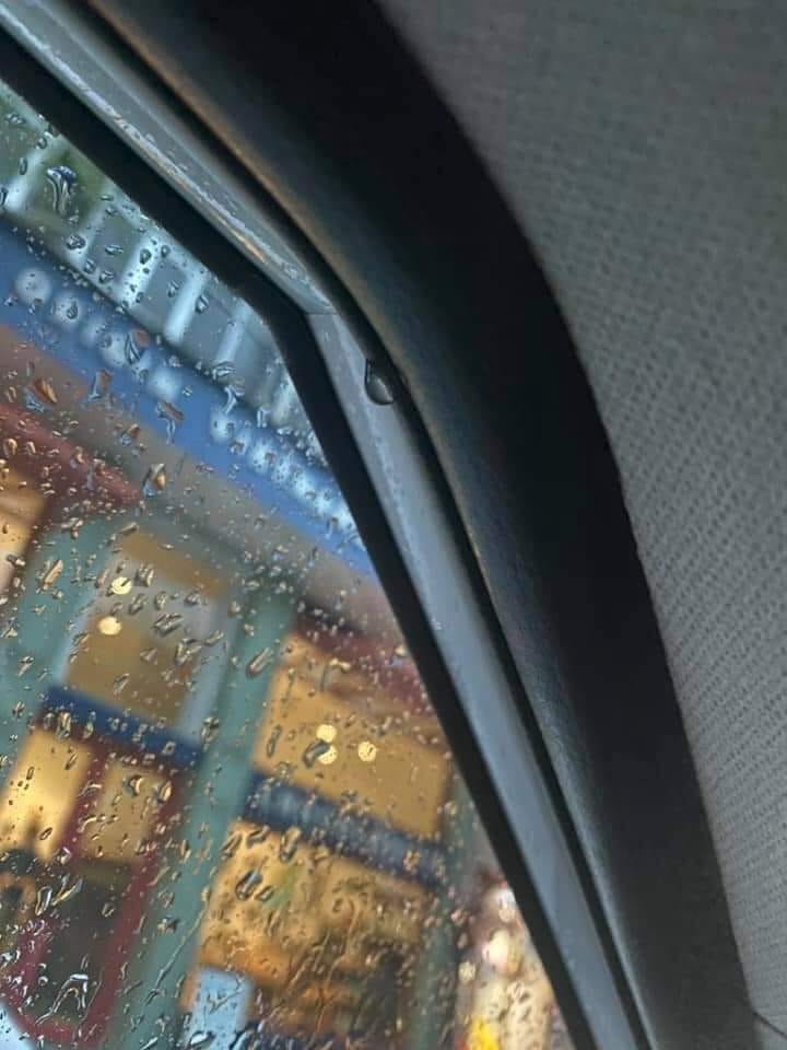 Kia Seltos bị dột nước ảnh 5 Kia Seltos bi dot nuoc anh 5