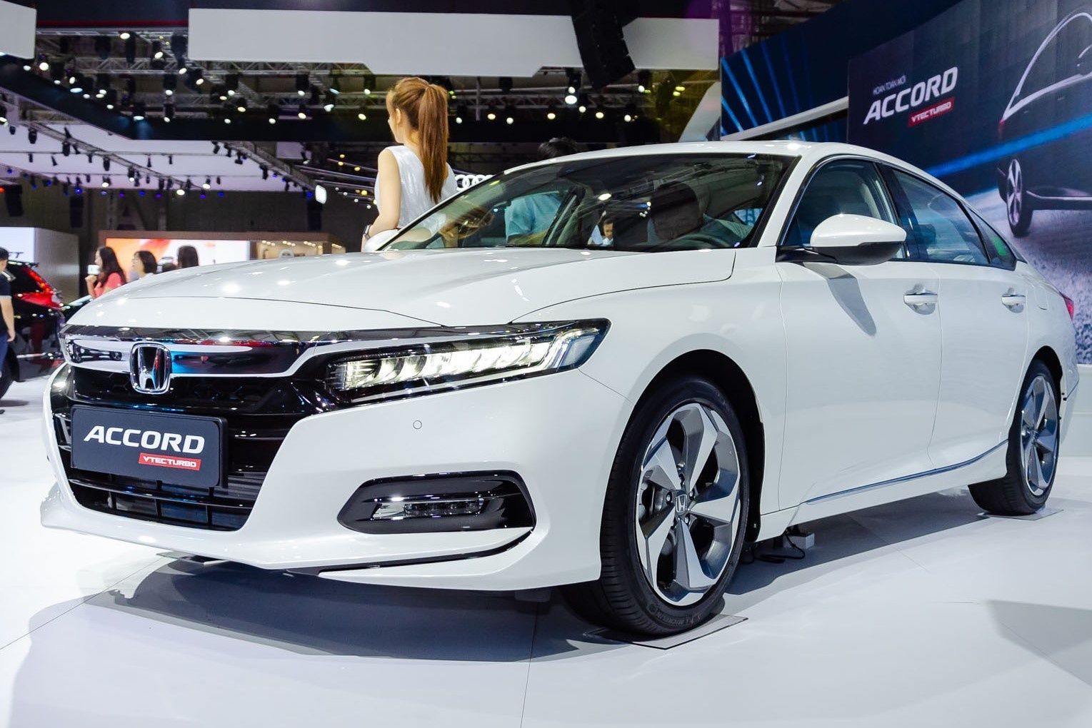 Nhung mau xe duoc giam gia tram trieu dong trong thang 11 hinh anh