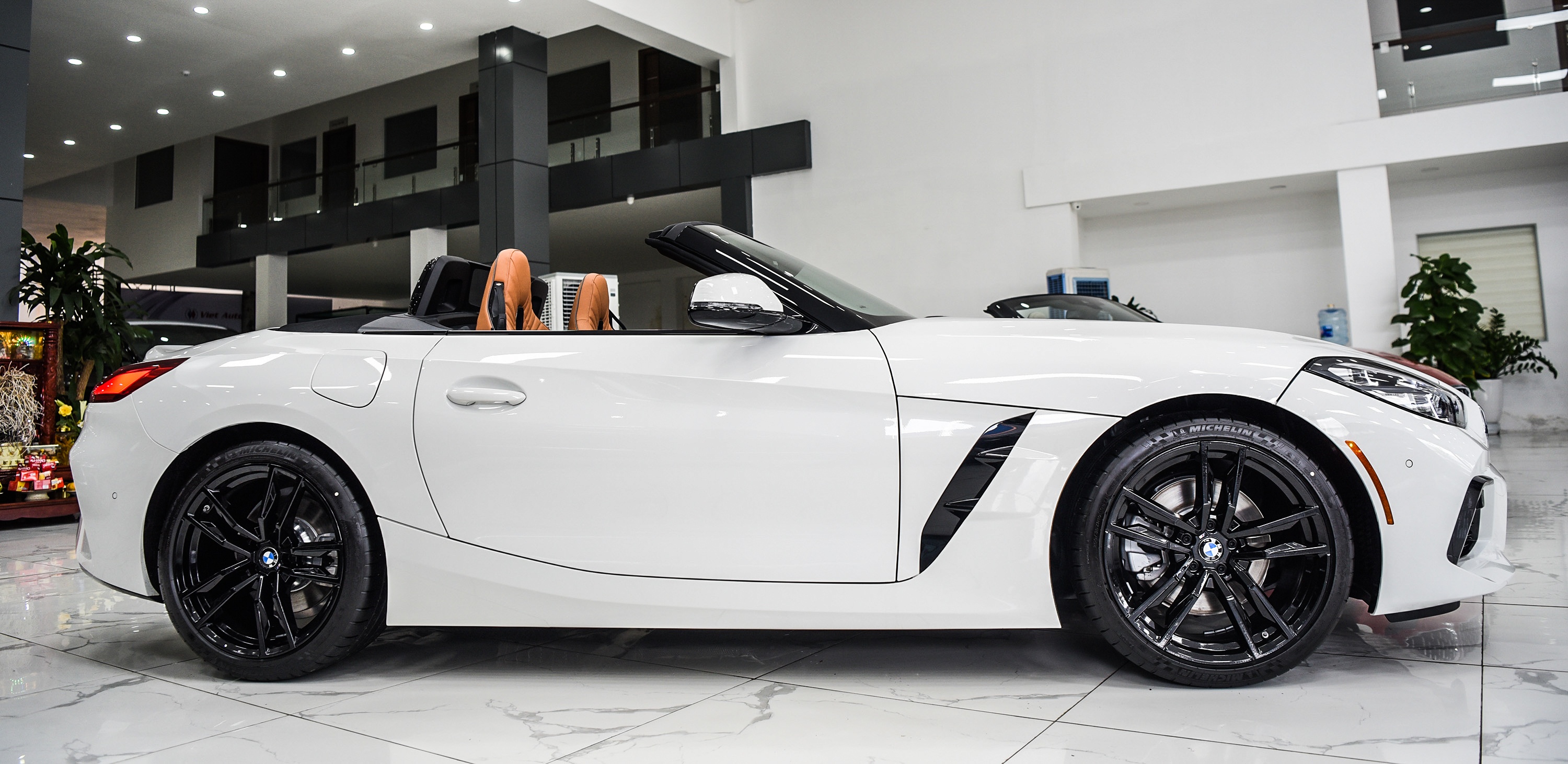 Chi tiết BMW Z4 sDrive30i M-Sport 2020 đầu tiên tại Việt Nam ảnh 5 Chi tiet BMW Z4 sDrive30i M-Sport 2020 dau tien tai Viet Nam anh 5
