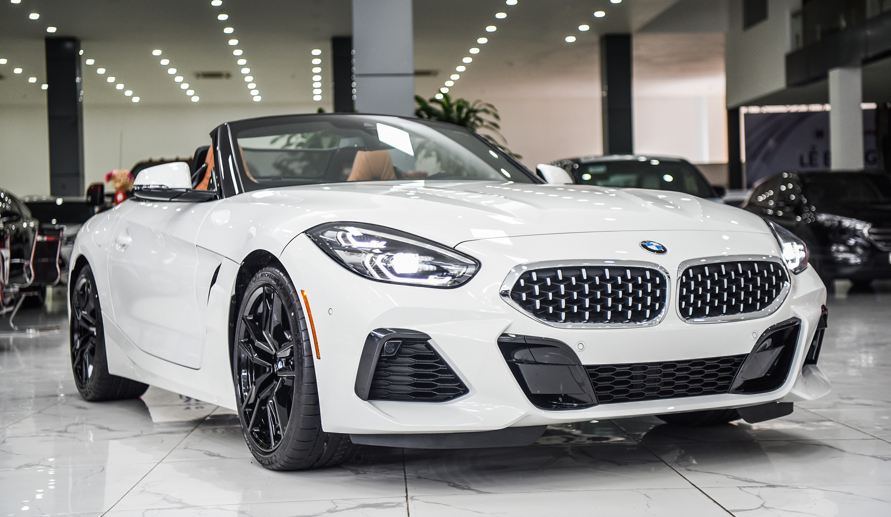 Chi tiết BMW Z4 sDrive30i M-Sport 2020 đầu tiên tại Việt Nam ảnh 2 Chi tiet BMW Z4 sDrive30i M-Sport 2020 dau tien tai Viet Nam anh 2