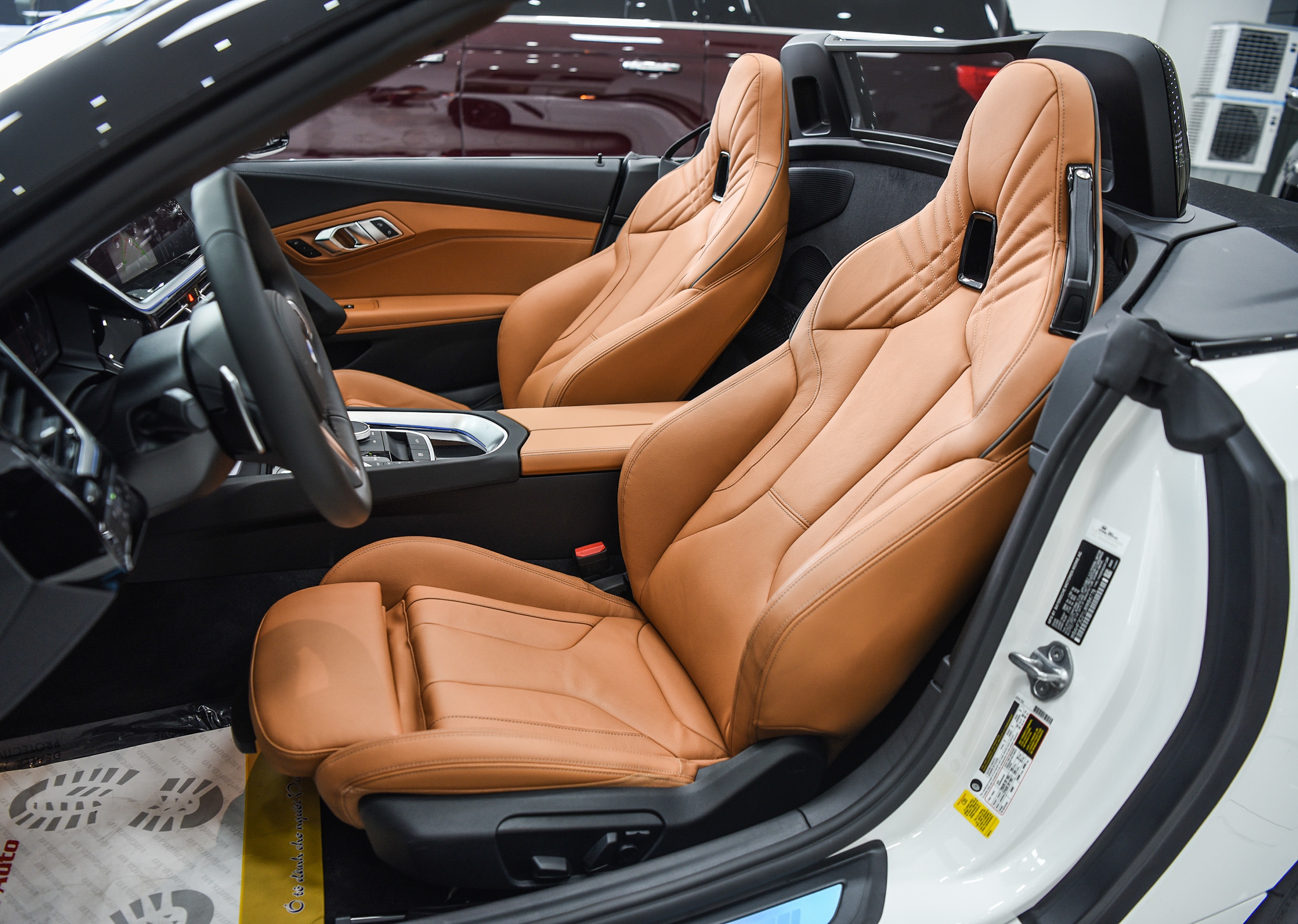 Chi tiết BMW Z4 sDrive30i M-Sport 2020 đầu tiên tại Việt Nam ảnh 9 Chi tiet BMW Z4 sDrive30i M-Sport 2020 dau tien tai Viet Nam anh 9