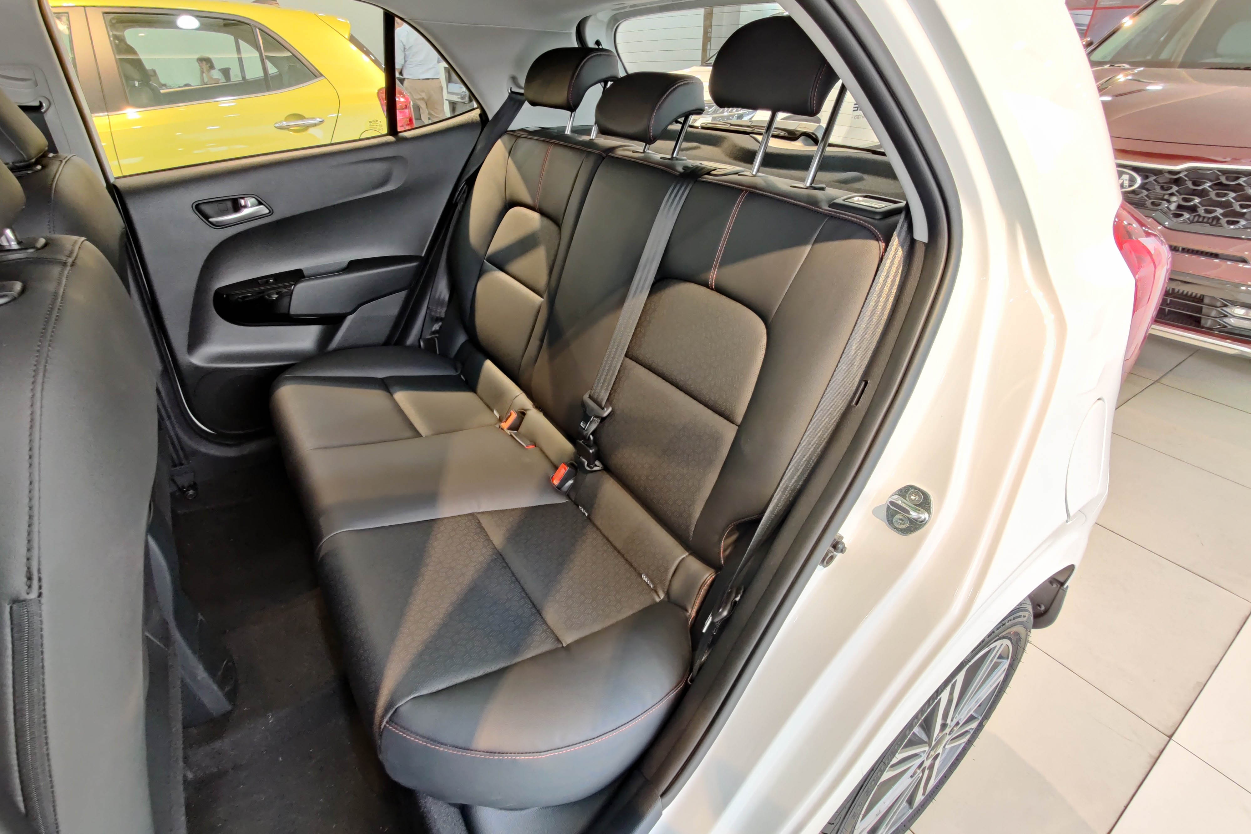 VinFast Fadil bỏ xa Hyundai Grand i10 ảnh 16 VinFast Fadil bo xa Hyundai Grand i10 anh 16