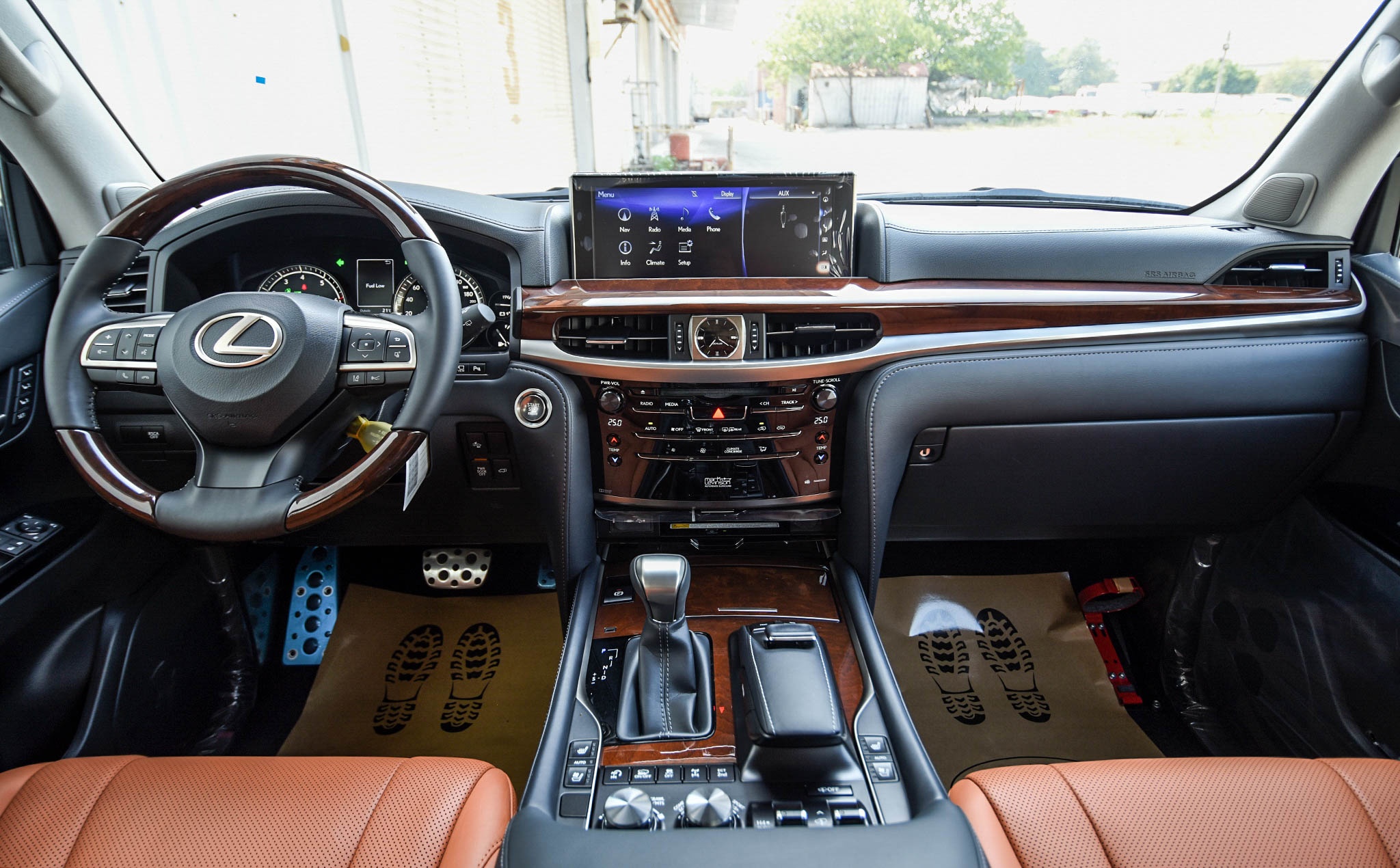 Chi tiet Lexus LX570 Super Sport 2021 dau tien tai Viet Nam anh 8