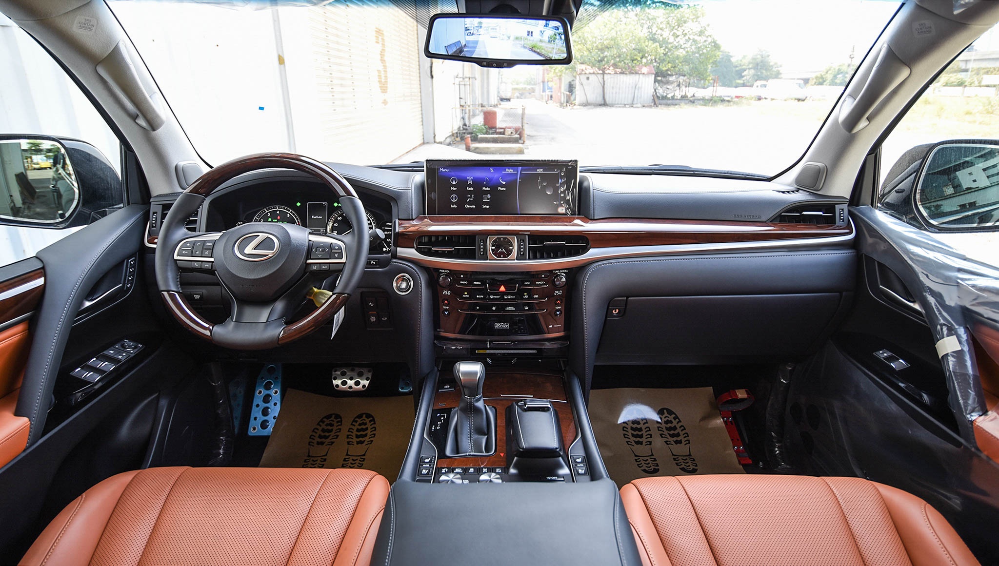 Chi tiet Lexus LX570 Super Sport 2021 dau tien tai Viet Nam anh 7
