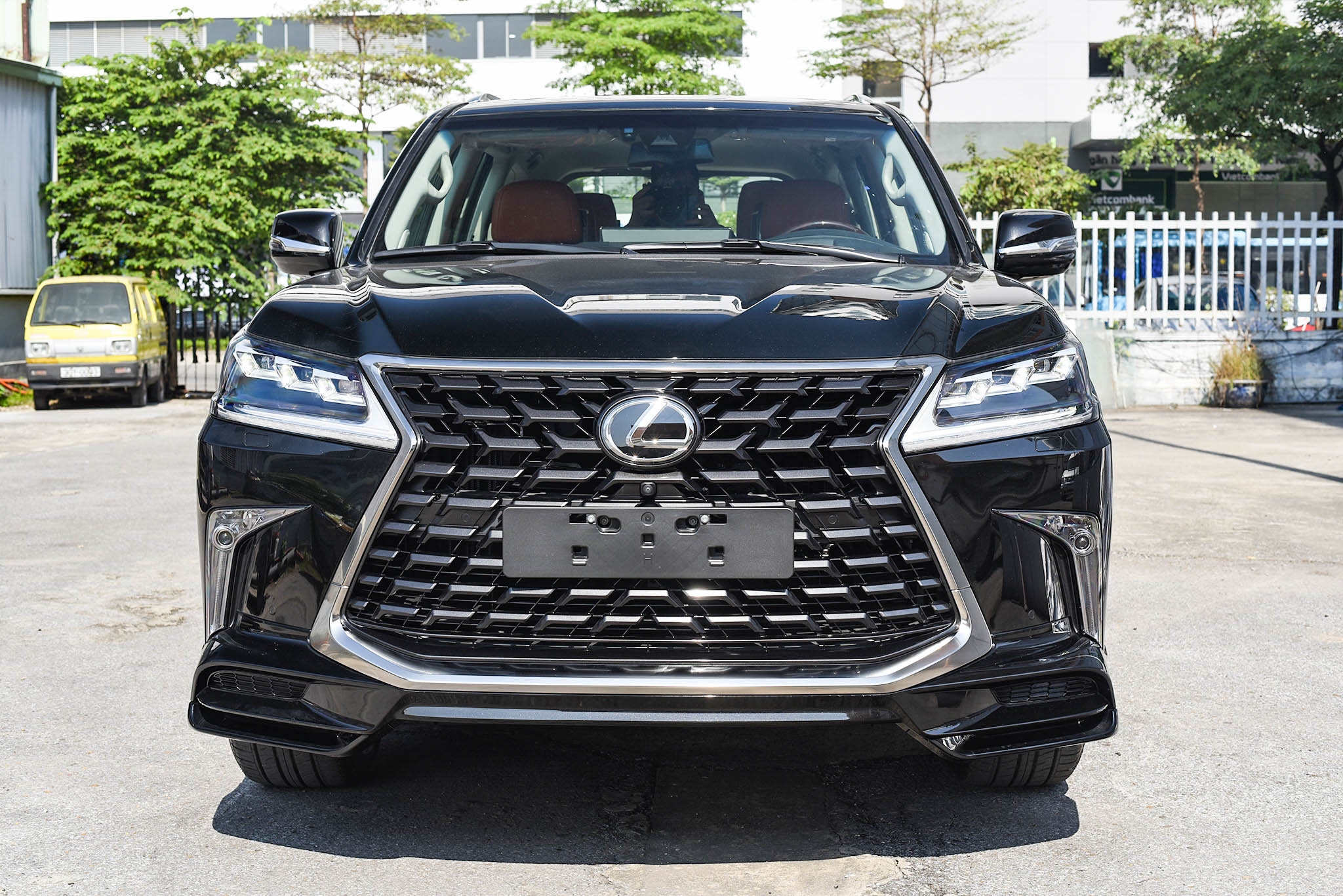 Chi tiet Lexus LX570 Super Sport 2021 dau tien tai Viet Nam anh 4