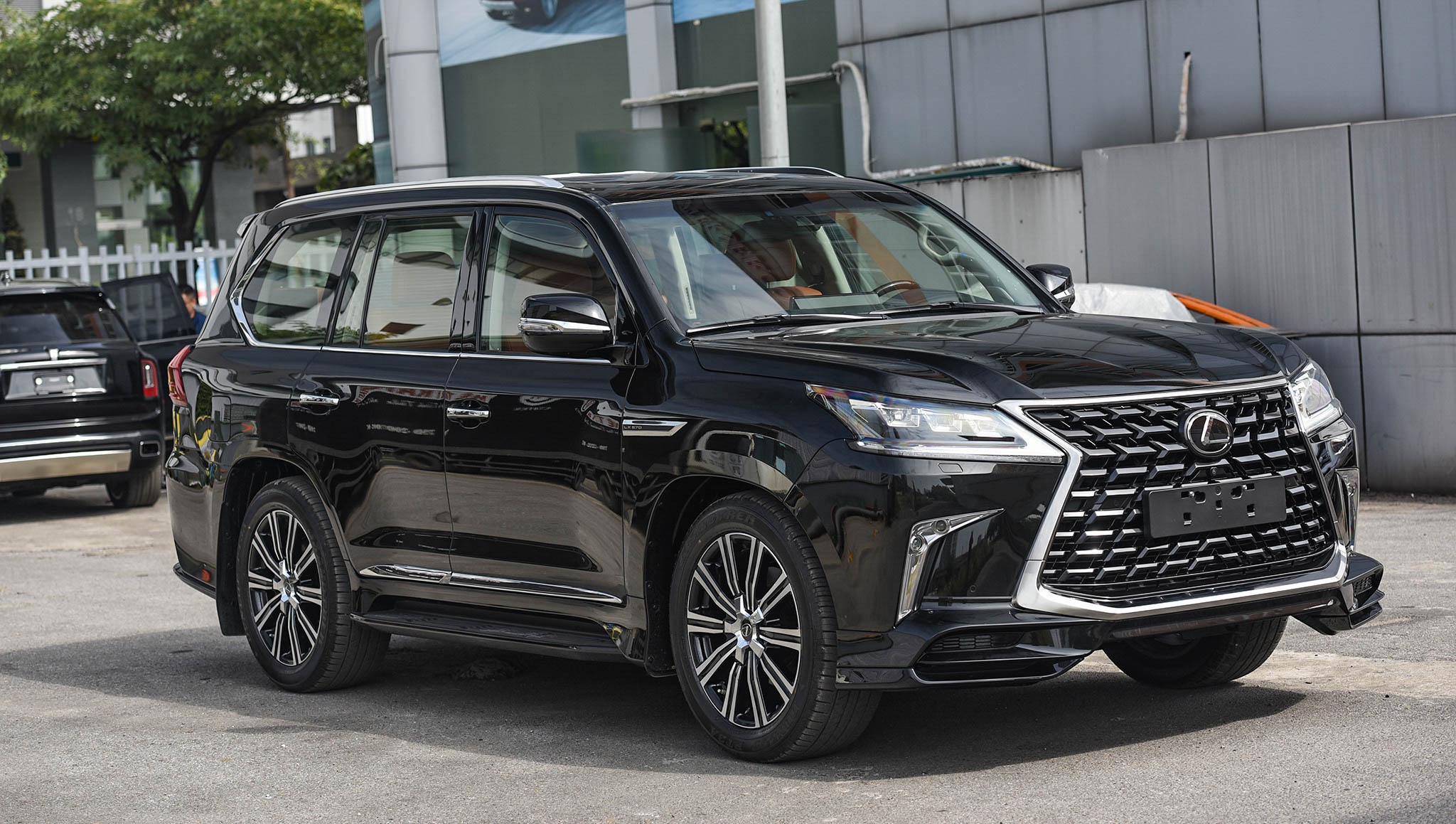 Chi tiet Lexus LX570 Super Sport 2021 dau tien tai Viet Nam anh 2