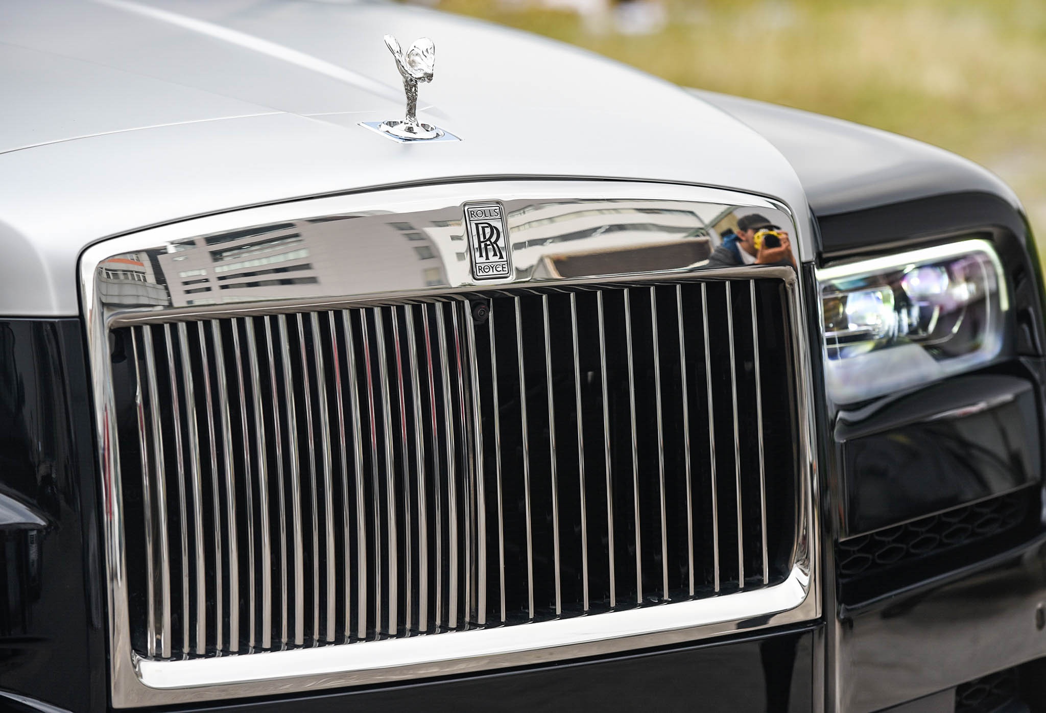 Chi tiết Rolls-Royce Cullinan phiên bản 5 chỗ tại Việt Nam ảnh 6 Chi tiet Rolls-Royce Cullinan phien ban 5 cho tai Viet Nam anh 6