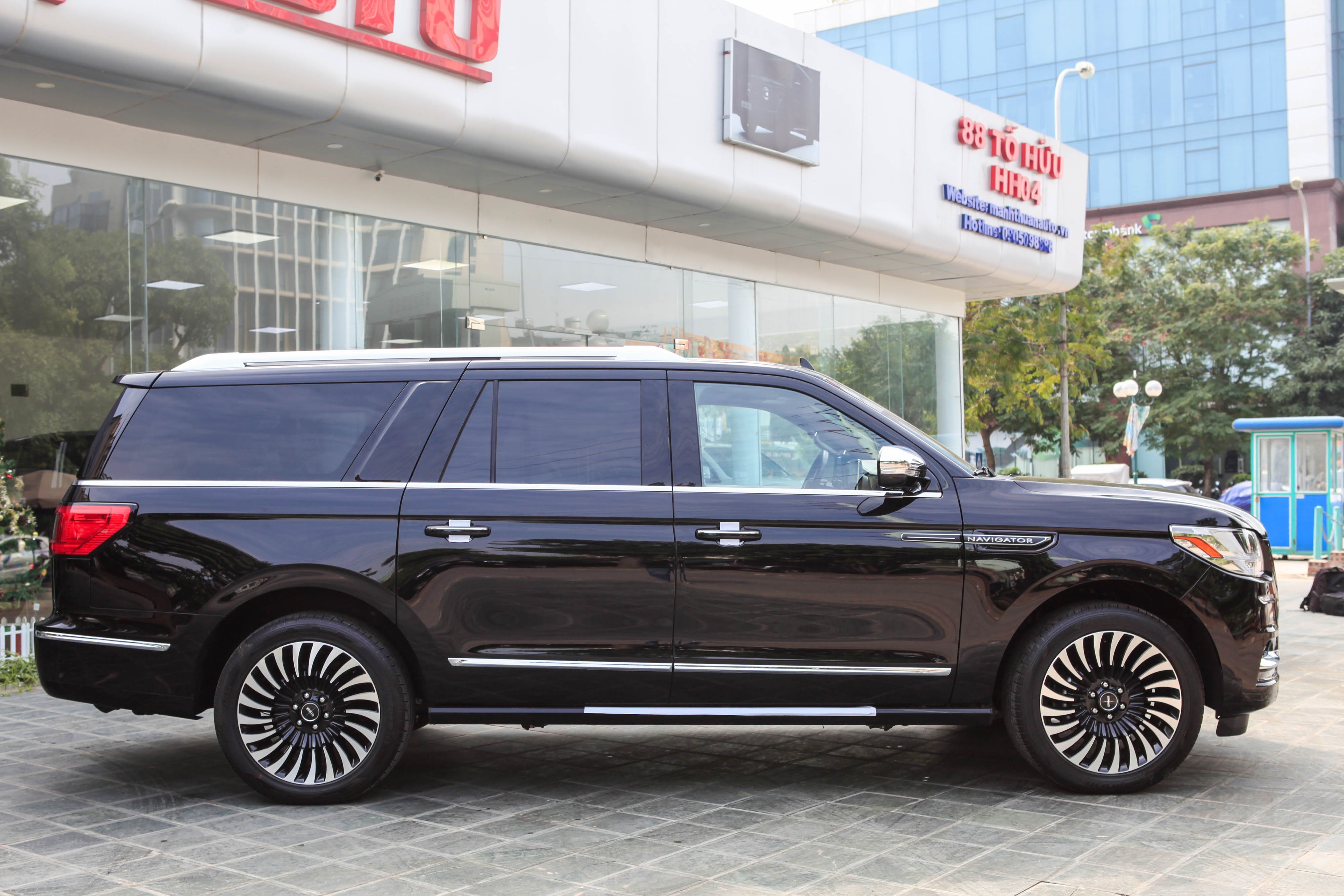 xe sang giá chục tỷ tại Việt Nam ảnh 2 xe sang gia chuc ty tai Viet Nam anh 2