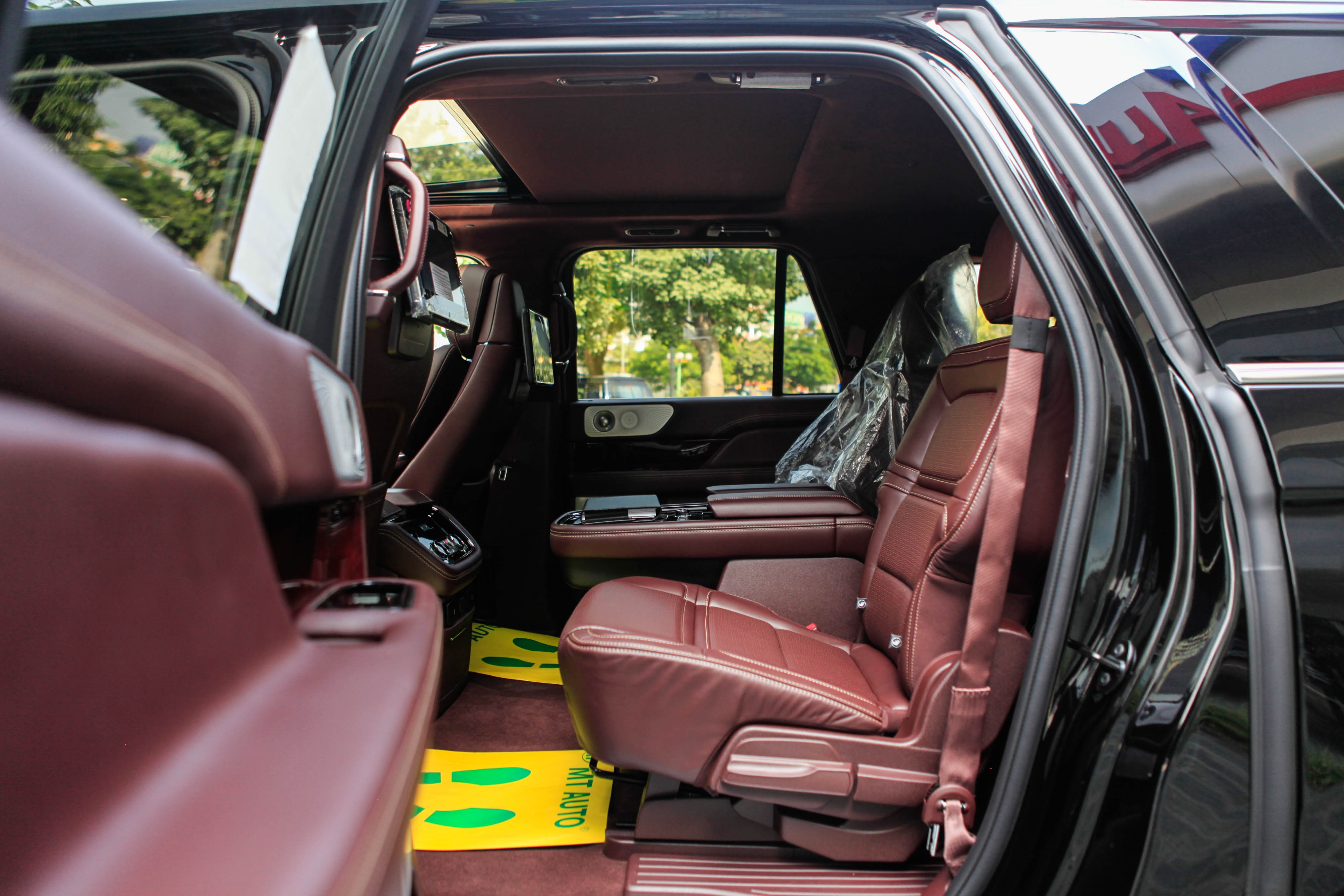 Chi tiết Lincoln Navigator L Black Label 2021 giá hơn 8 tỷ đồng ảnh 18 Chi tiet Lincoln Navigator L Black Label 2021 gia hon 8 ty dong anh 18