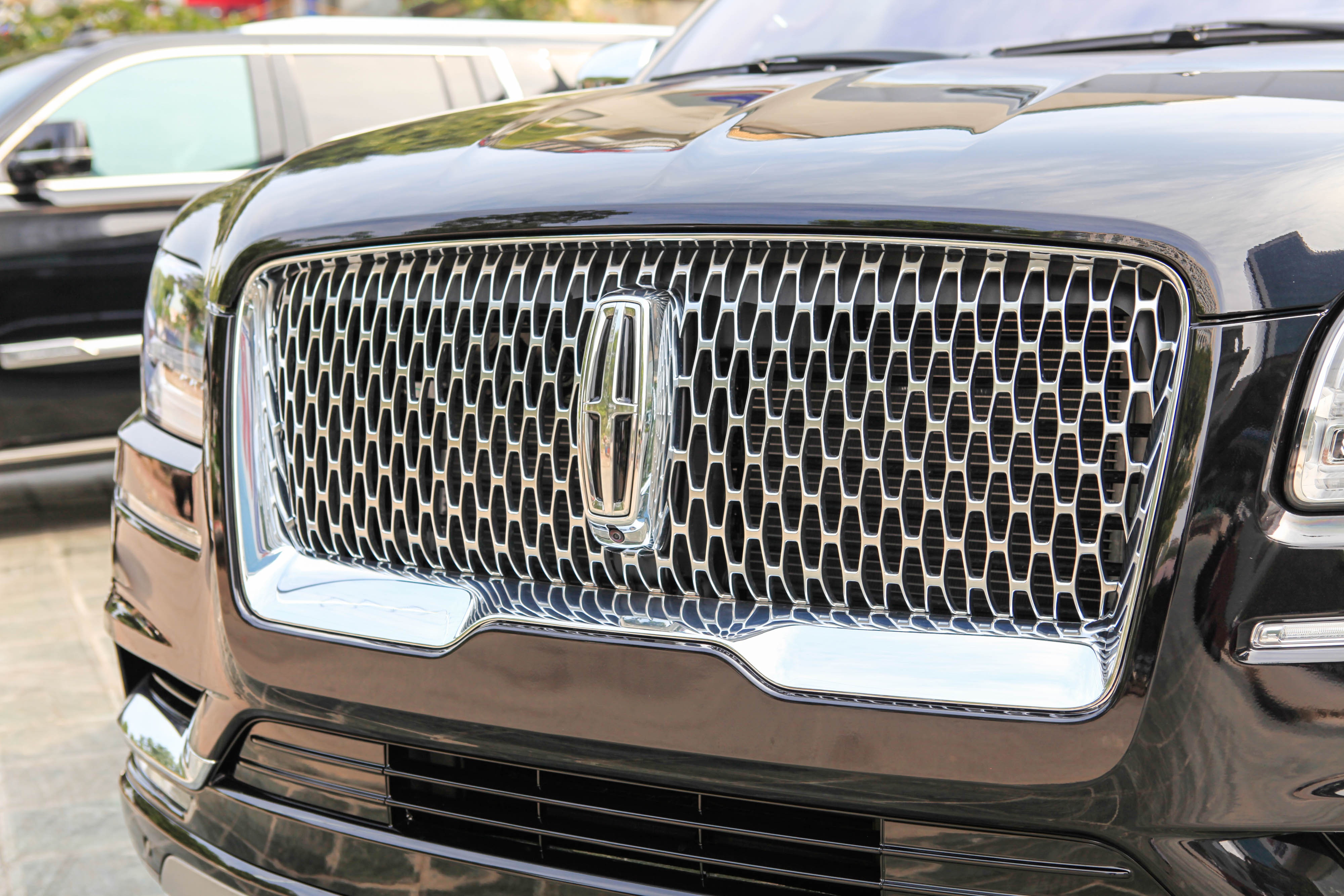 Chi tiết Lincoln Navigator L Black Label 2021 giá hơn 8 tỷ đồng ảnh 6 Chi tiet Lincoln Navigator L Black Label 2021 gia hon 8 ty dong anh 6