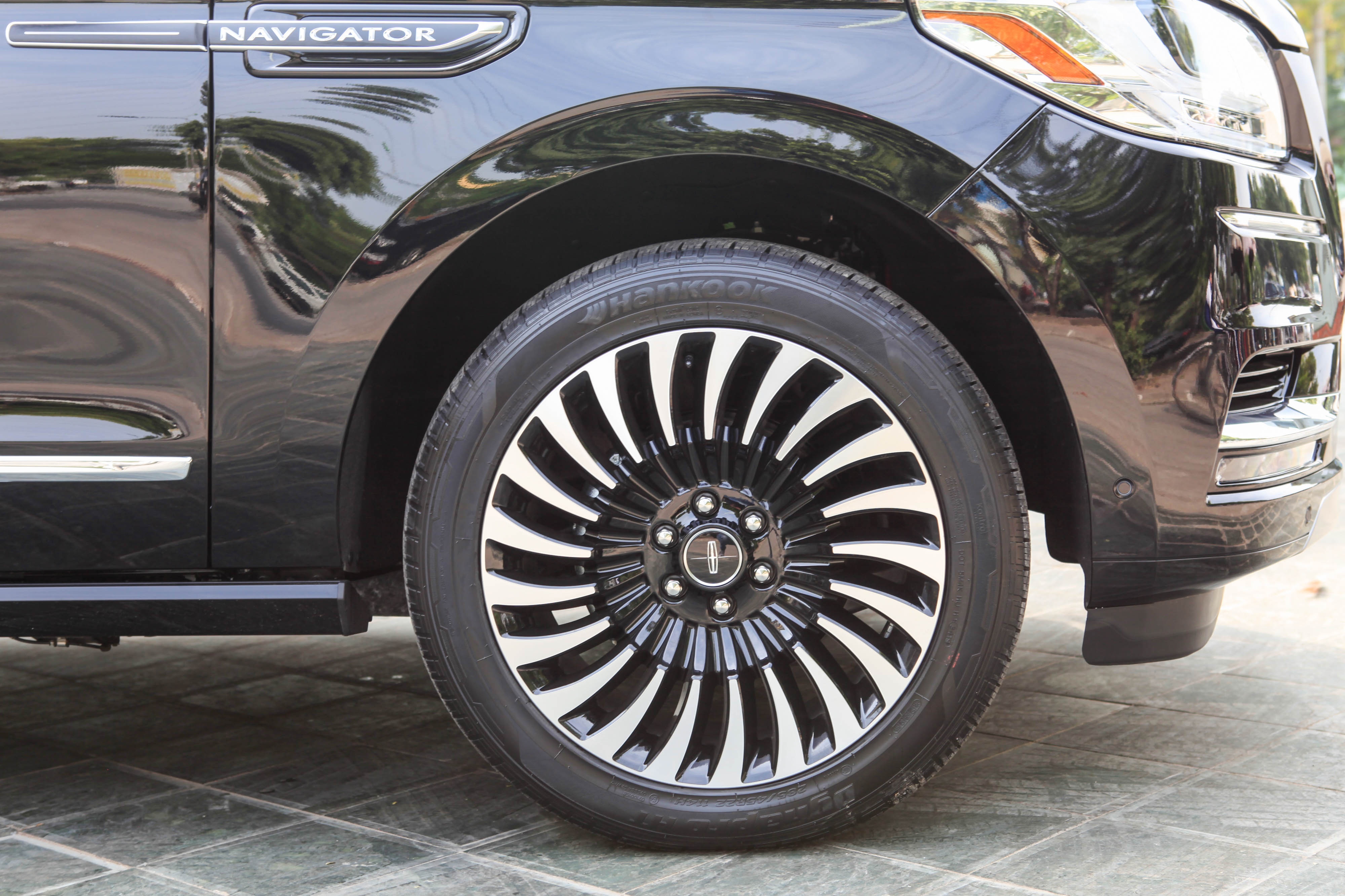 xe sang giá chục tỷ tại Việt Nam ảnh 5 xe sang gia chuc ty tai Viet Nam anh 5