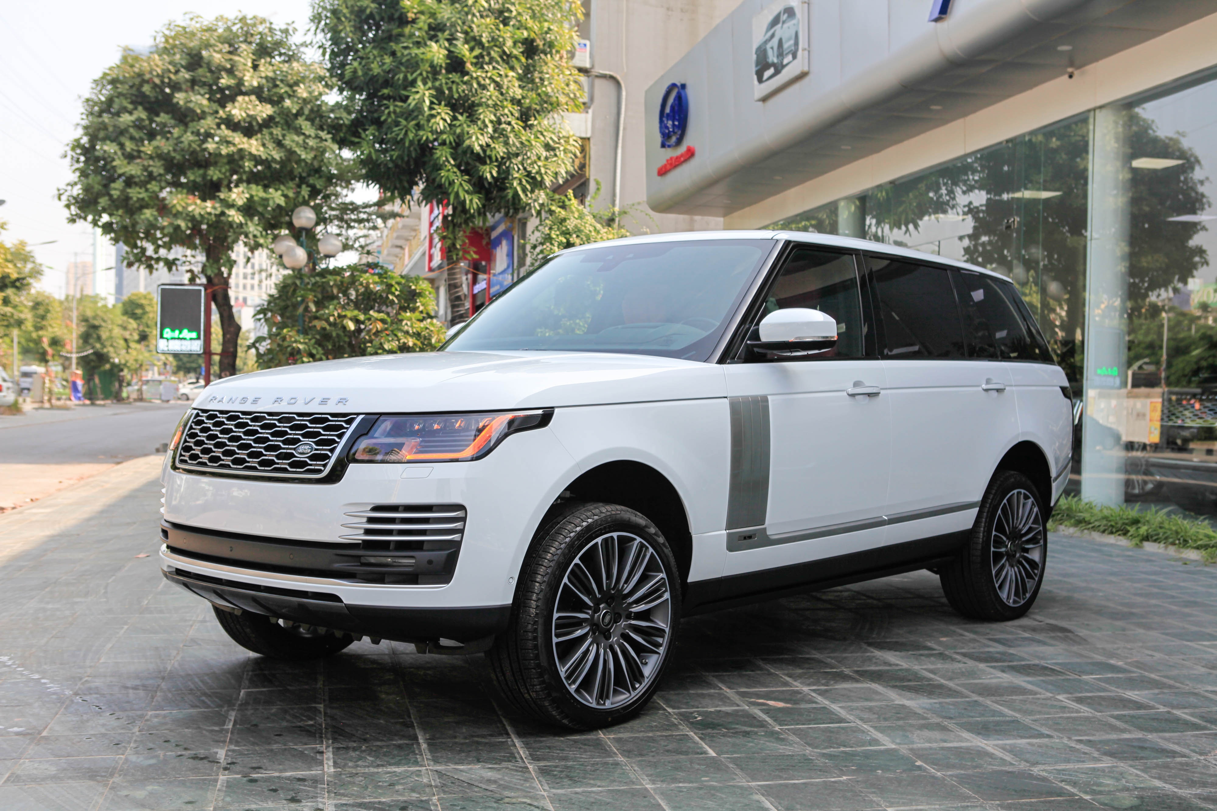 Chi tiết Range Rover Autobiography LWB 2020 ảnh 19 Chi tiet Range Rover Autobiography LWB 2020 anh 19