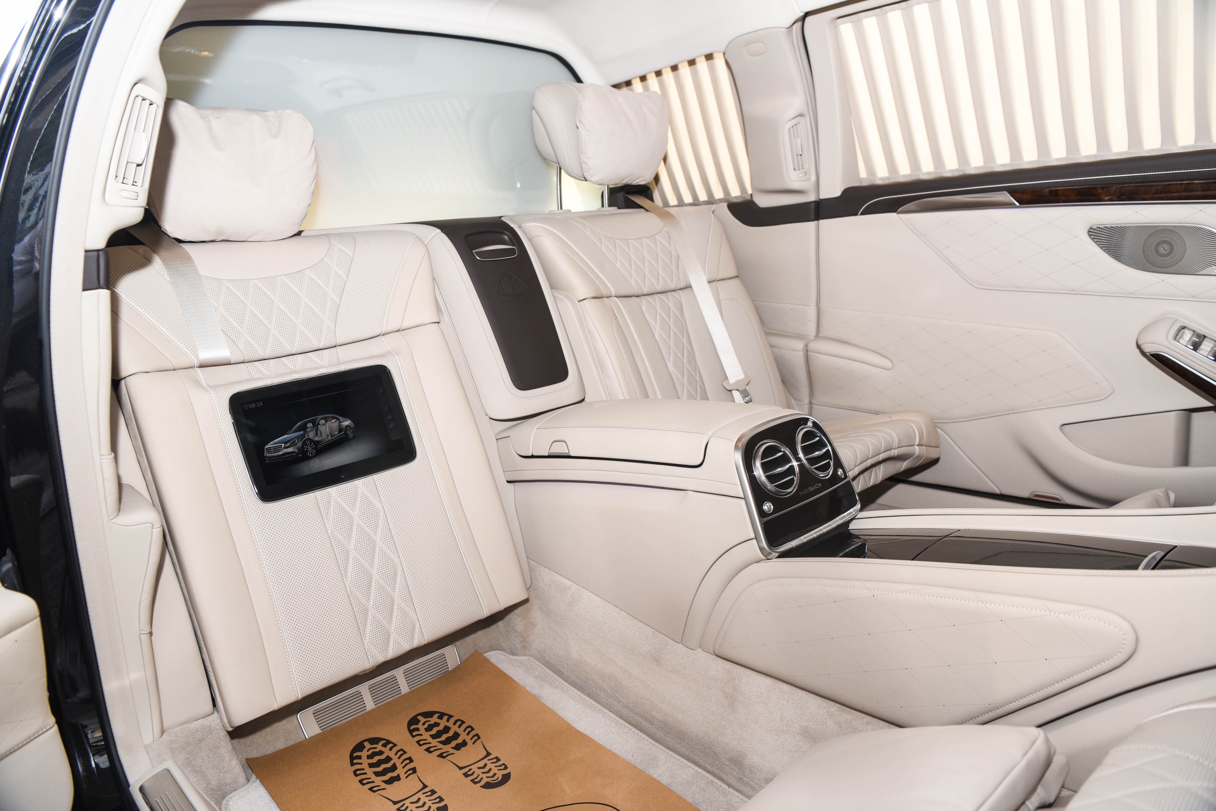 Chi tiết Mercedes-Maybach S650 Pullman 2020 đầu tiên tại Việt Nam ảnh 10 Chi tiet Mercedes-Maybach S650 Pullman 2020 dau tien tai Viet Nam anh 10