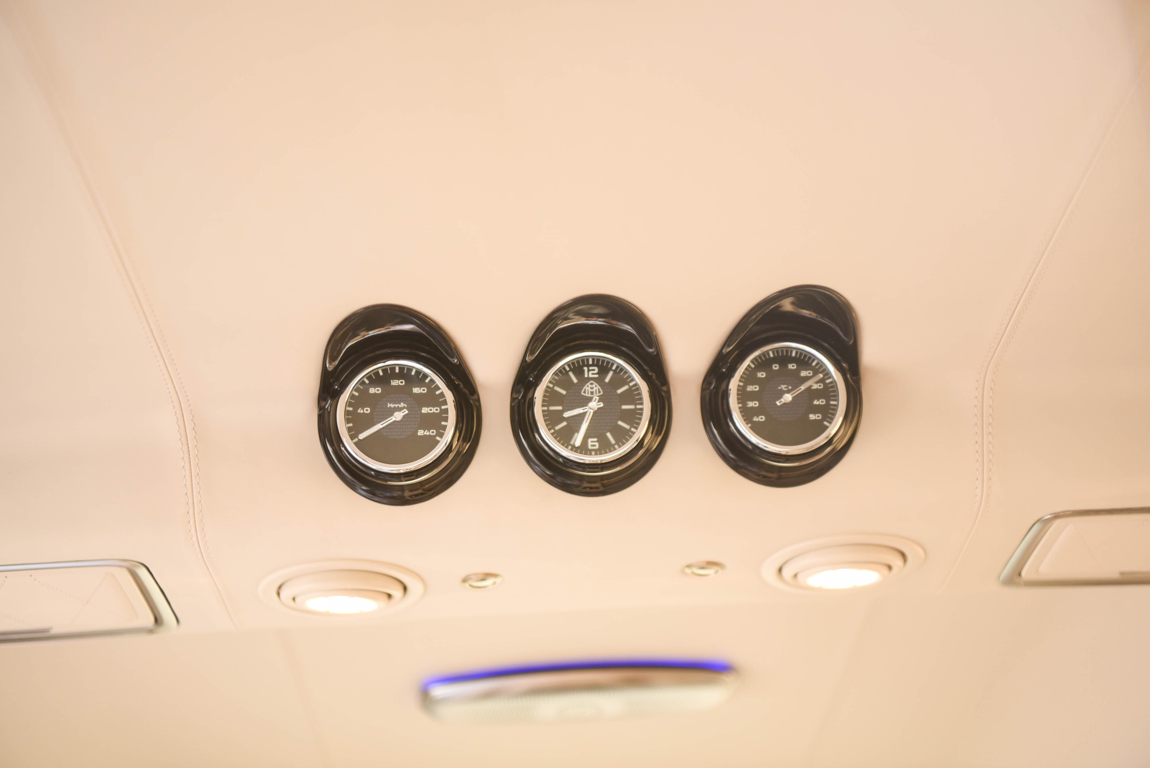 Chi tiết Mercedes-Maybach S650 Pullman 2020 đầu tiên tại Việt Nam ảnh 14 Chi tiet Mercedes-Maybach S650 Pullman 2020 dau tien tai Viet Nam anh 14