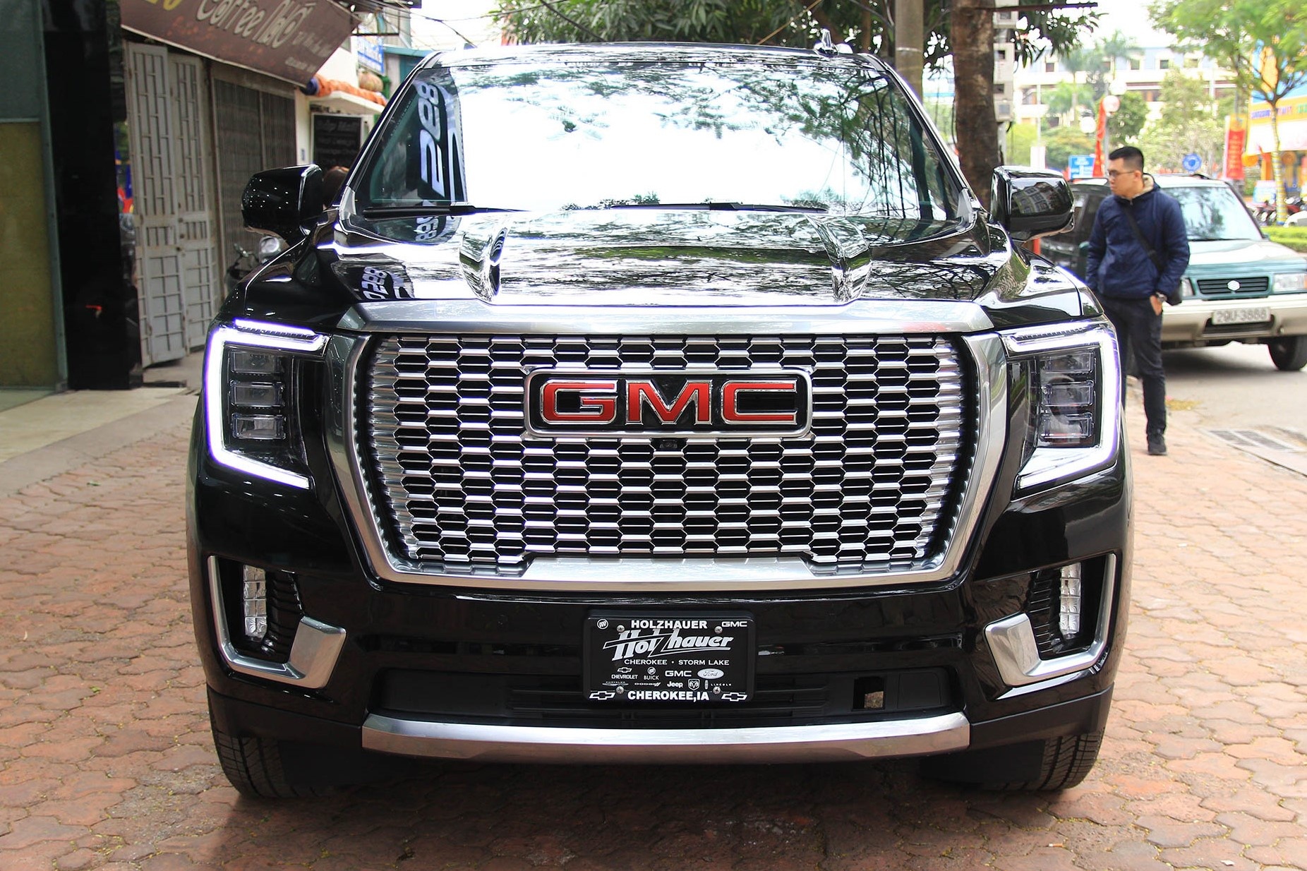 Chi tiet GMC Yukon XL Denali 2021 co gia hon 9 ty dong tai Viet Nam hinh anh