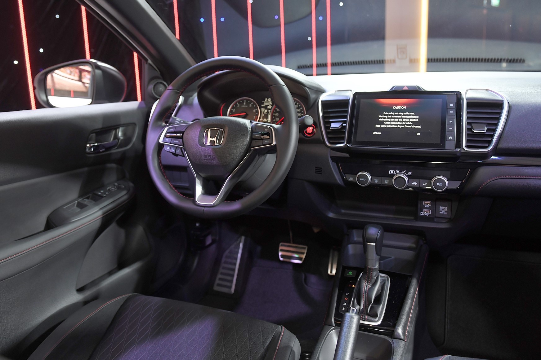 So sánh Honda City 2021 và Mazda2 2020 ảnh 12 So sanh Honda City 2021 va Mazda2 2020 anh 12