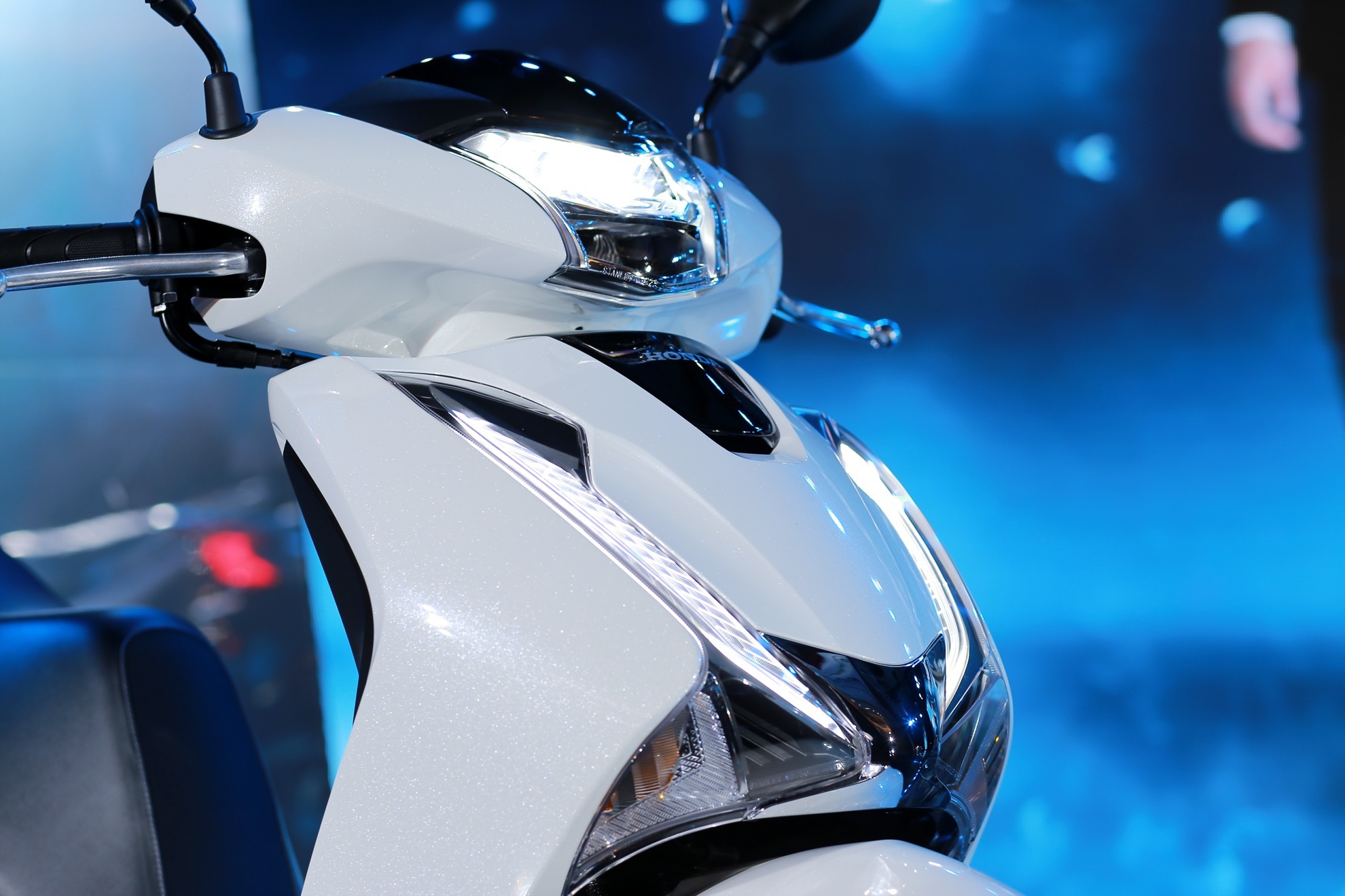 Honda SH 2019 bi doi gia 70 trieu dong tai dai ly hinh anh