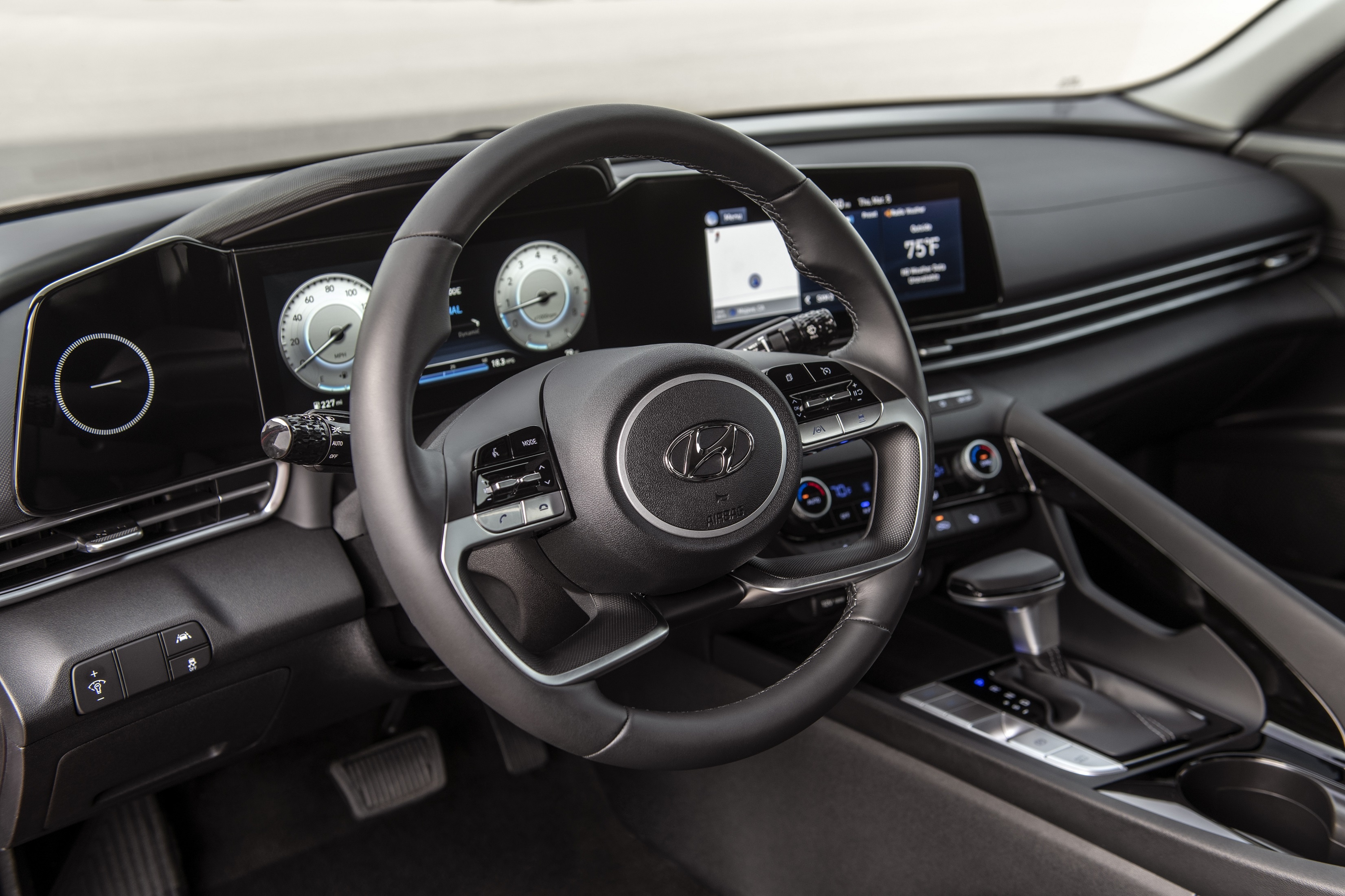 Hyundai Elantra 2021 giành giải xe của năm tại Bắc Mỹ ảnh 4 Hyundai Elantra 2021 gianh giai xe cua nam tai Bac My anh 4