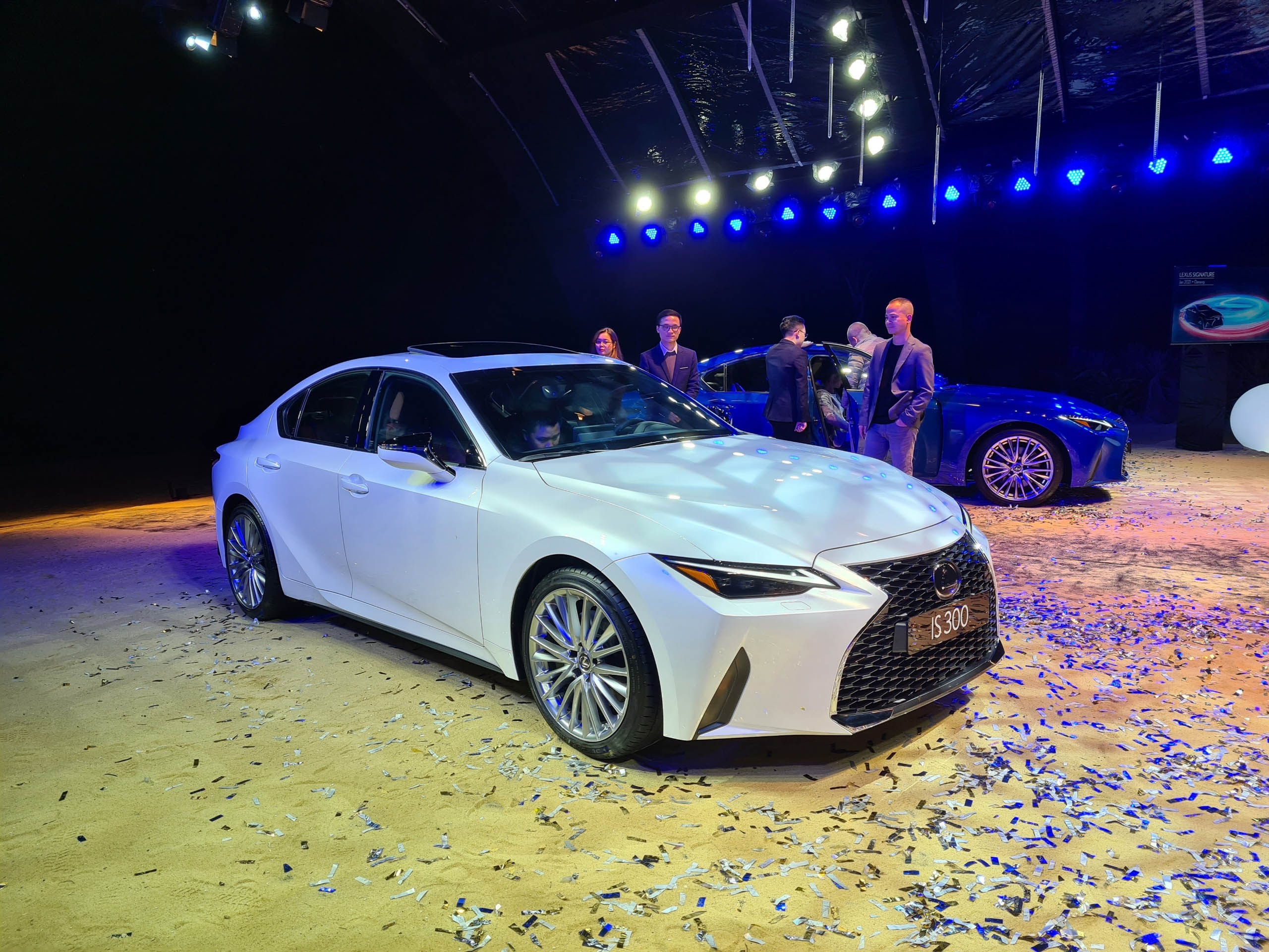 Lexus IS 2021 được ra mắt tại Việt Nam ảnh 3 Lexus IS 2021 duoc ra mat tai Viet Nam anh 3