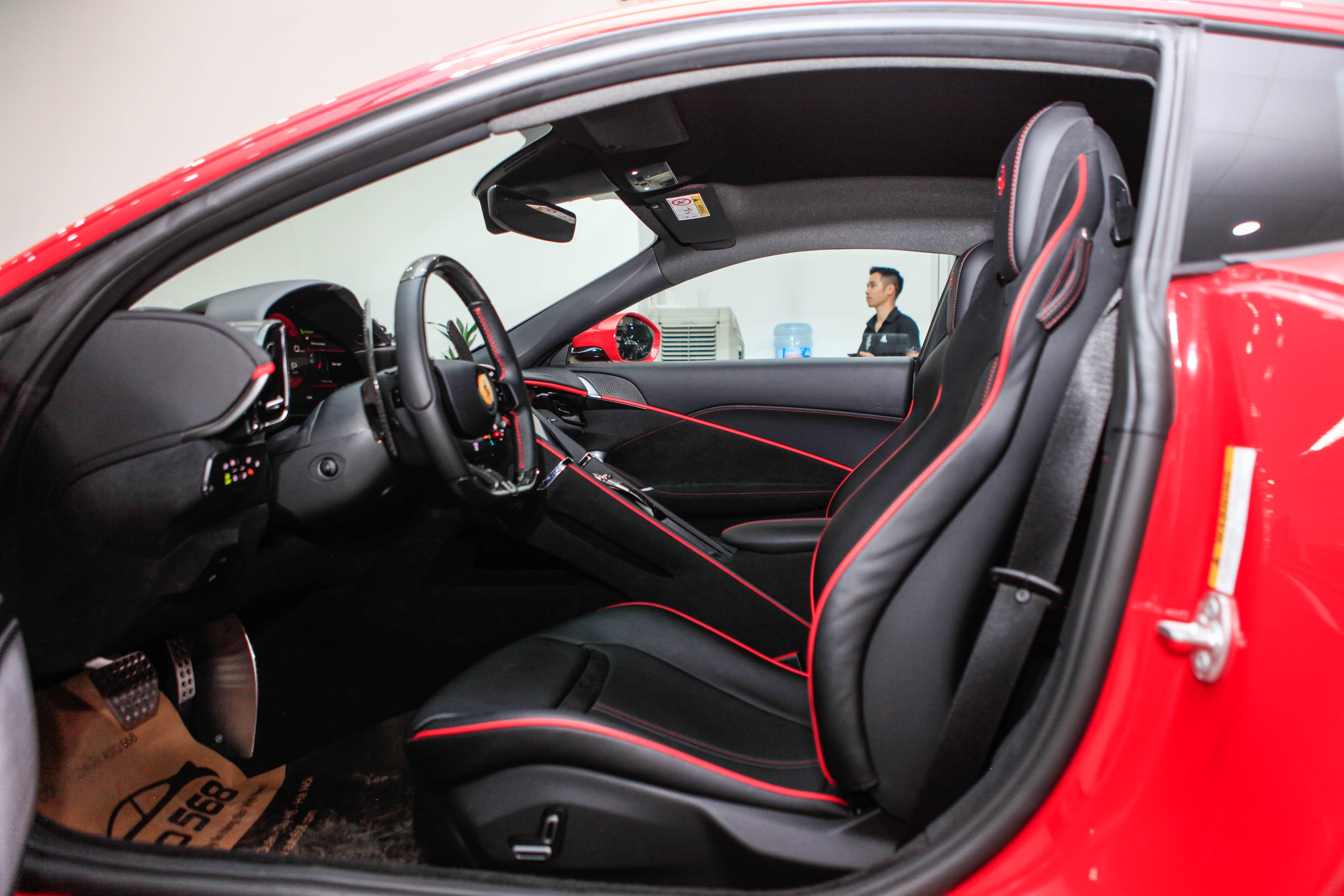 Chi tiết Ferrari Roma giá hơn 18 tỷ đồng tại Việt Nam ảnh 10 Chi tiet Ferrari Roma gia hon 18 ty dong tai Viet Nam anh 10