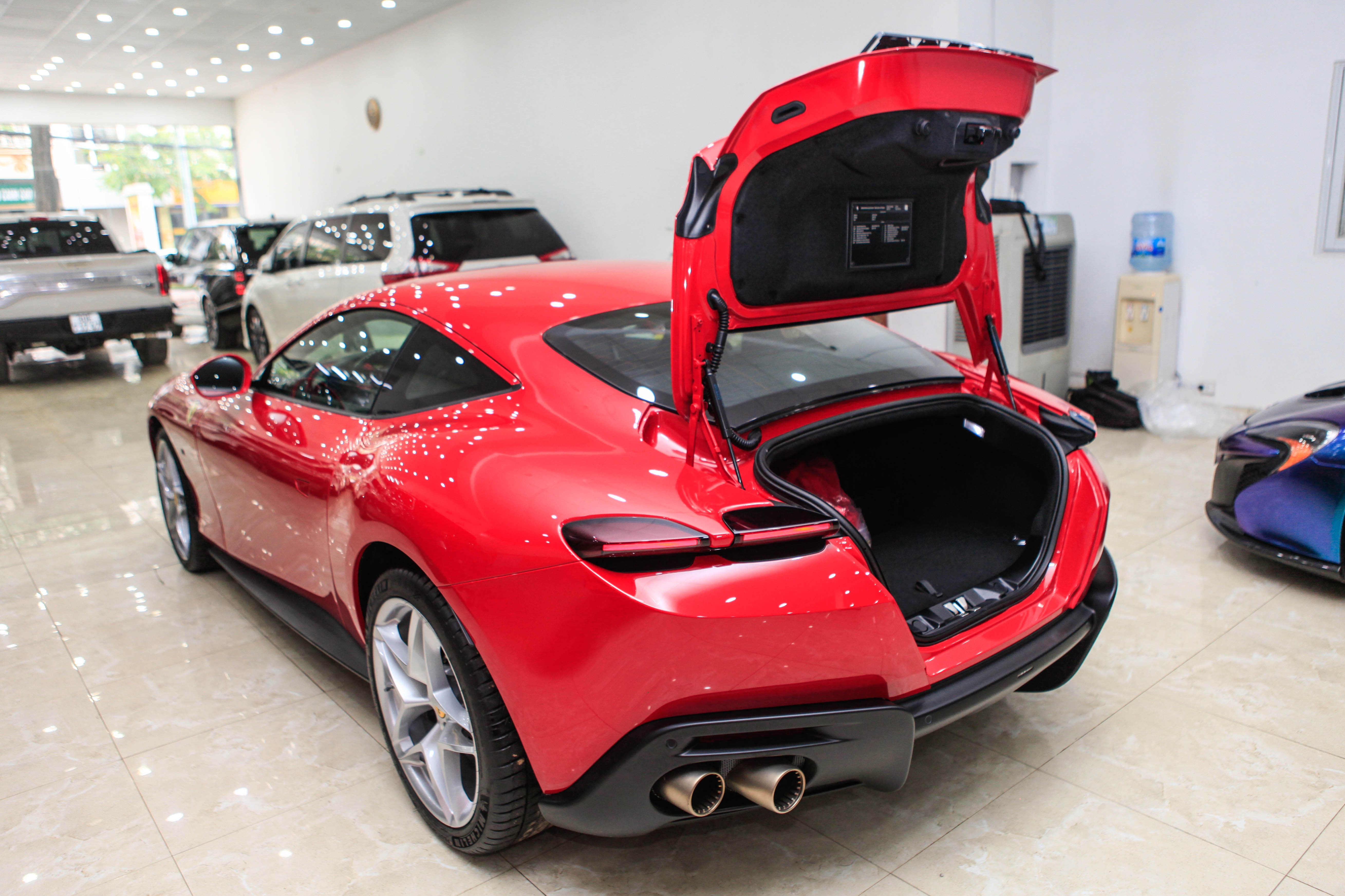 Chi tiết Ferrari Roma giá hơn 18 tỷ đồng tại Việt Nam ảnh 6 Chi tiet Ferrari Roma gia hon 18 ty dong tai Viet Nam anh 6