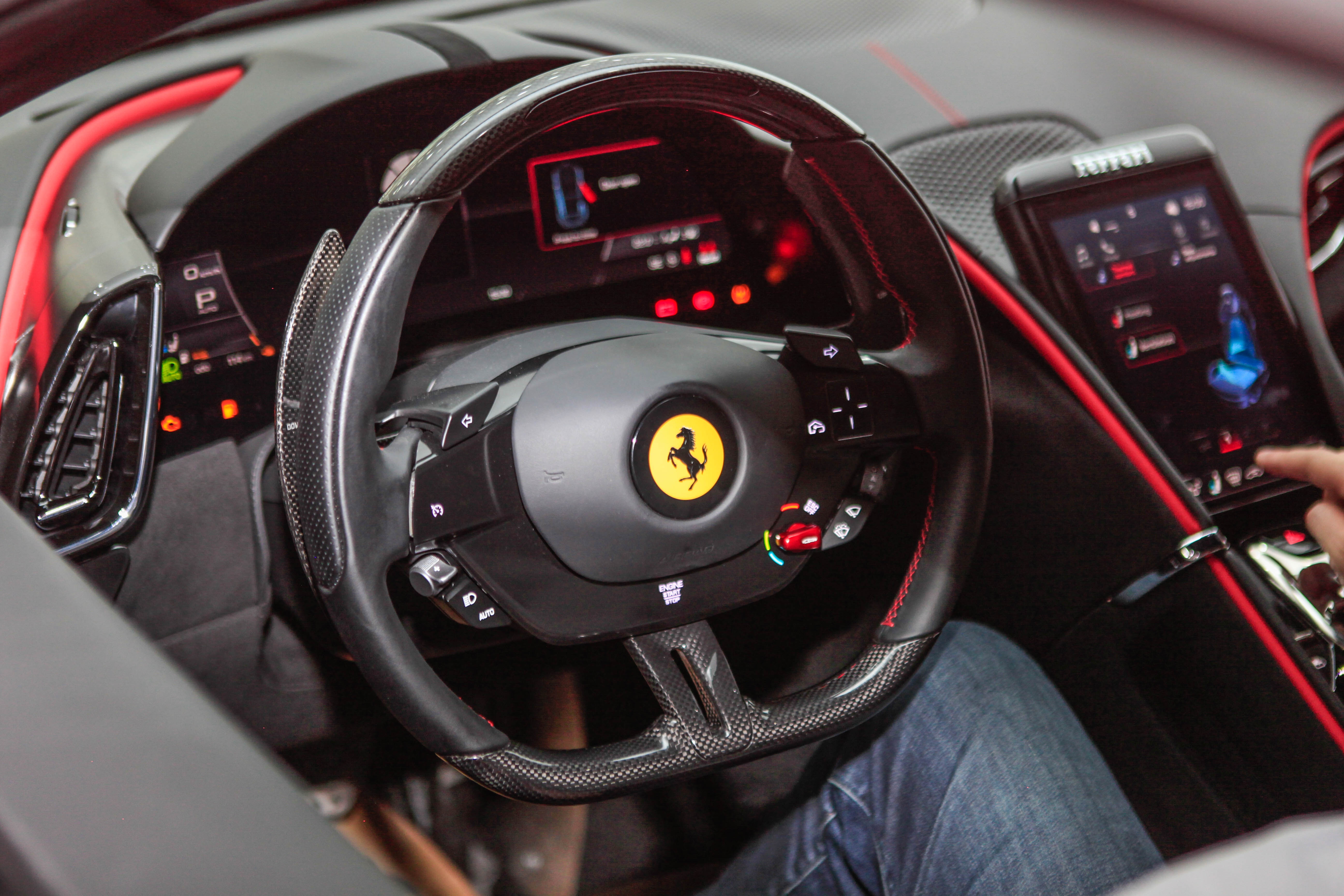 Chi tiết Ferrari Roma giá hơn 18 tỷ đồng tại Việt Nam ảnh 12 Chi tiet Ferrari Roma gia hon 18 ty dong tai Viet Nam anh 12