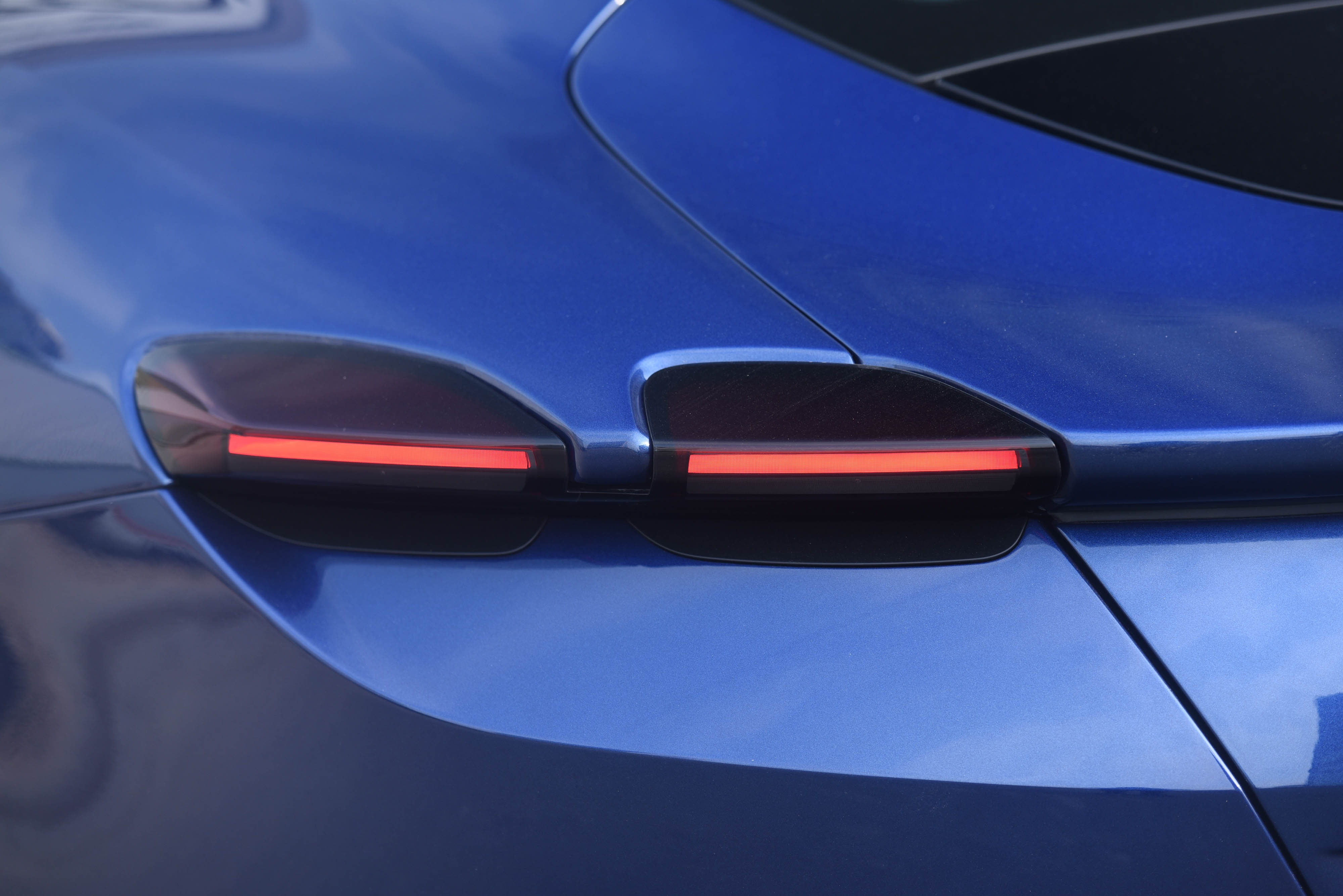 Chi tiet Ferrari Roma dau tien tai Viet Nam anh 10