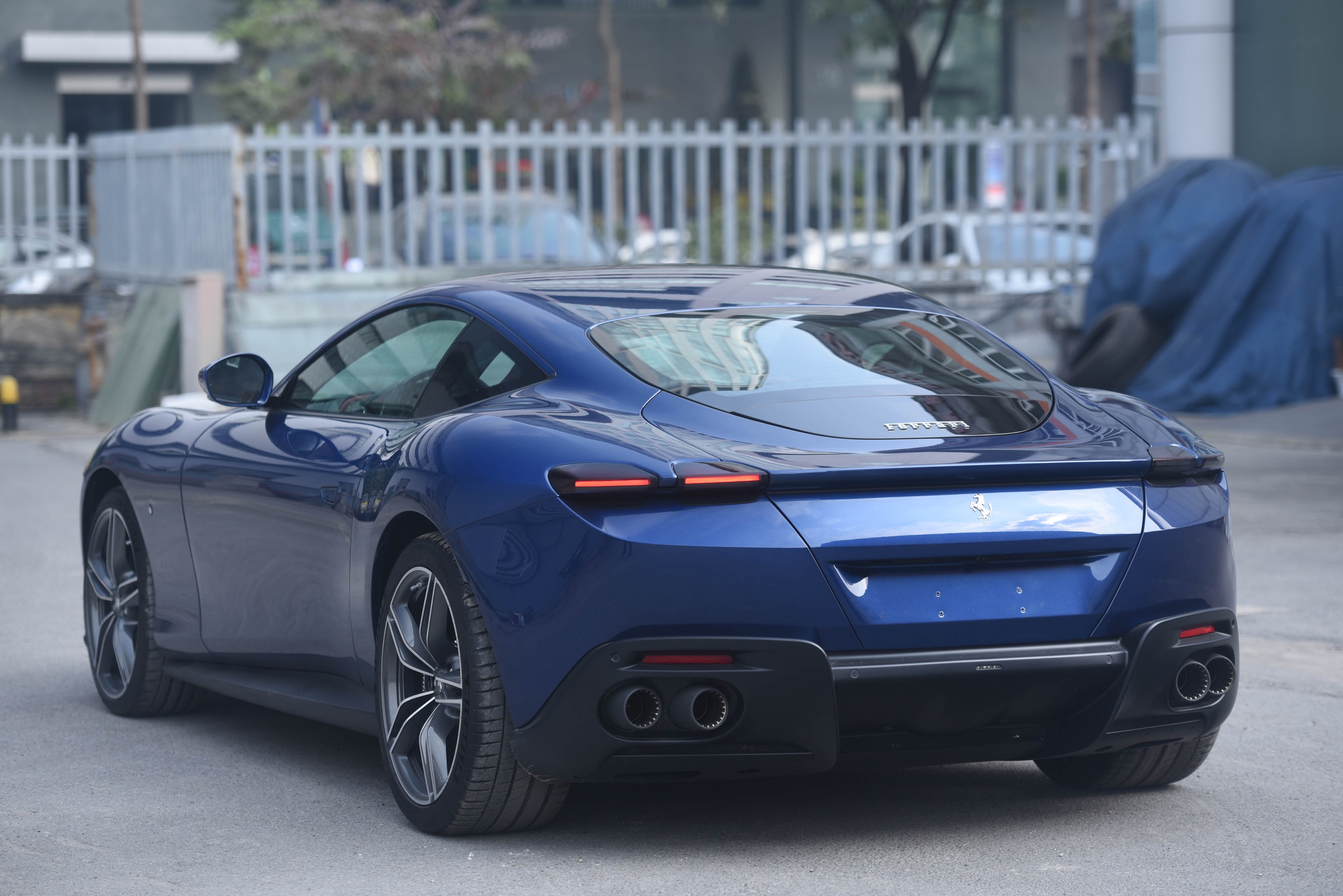 Chi tiet Ferrari Roma dau tien tai Viet Nam anh 3